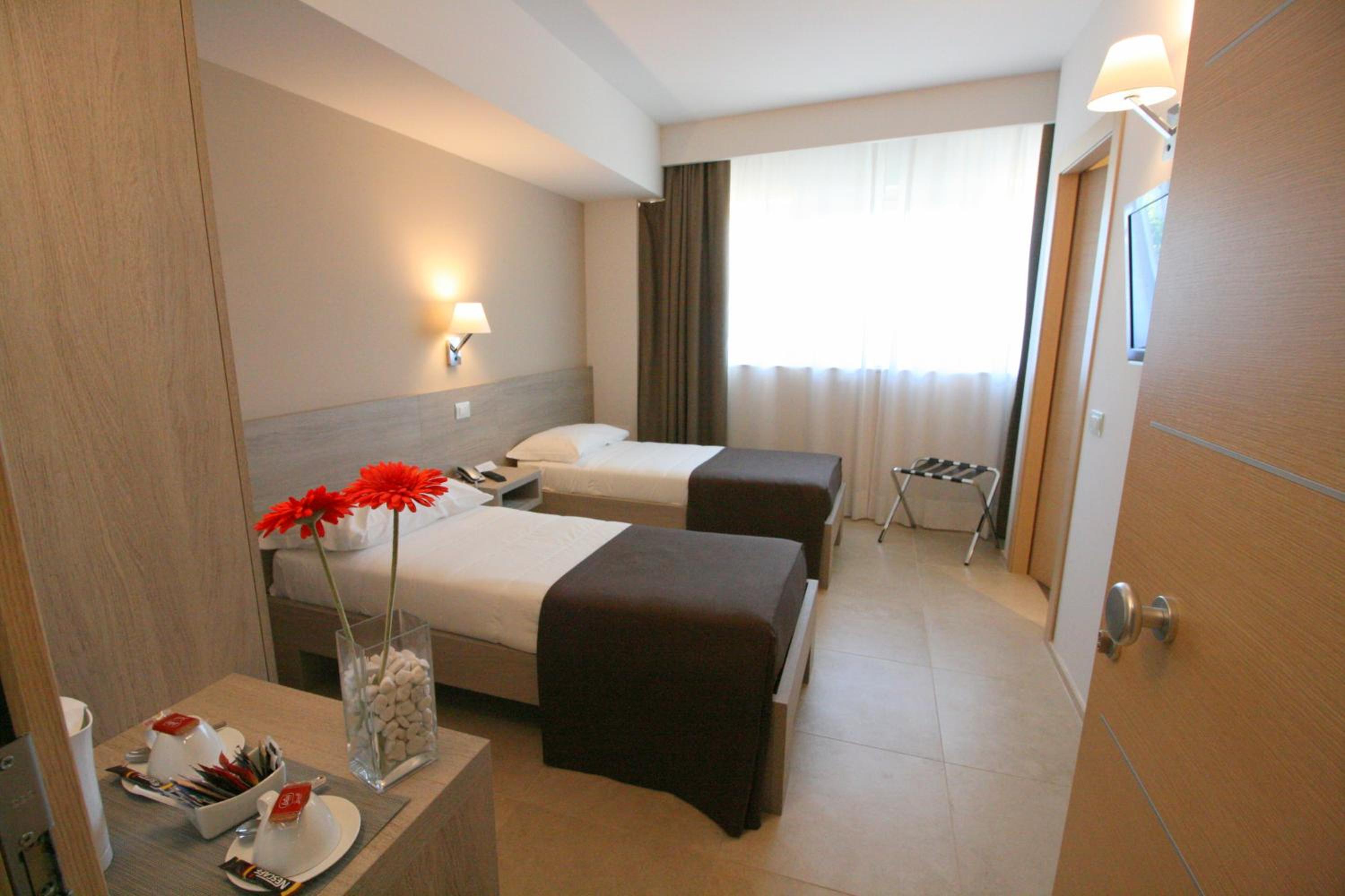 Twin Room - Photo 1