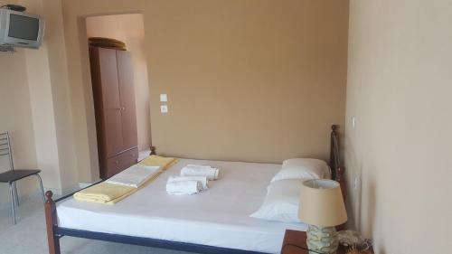 Apartment with Balcony - Photo 7