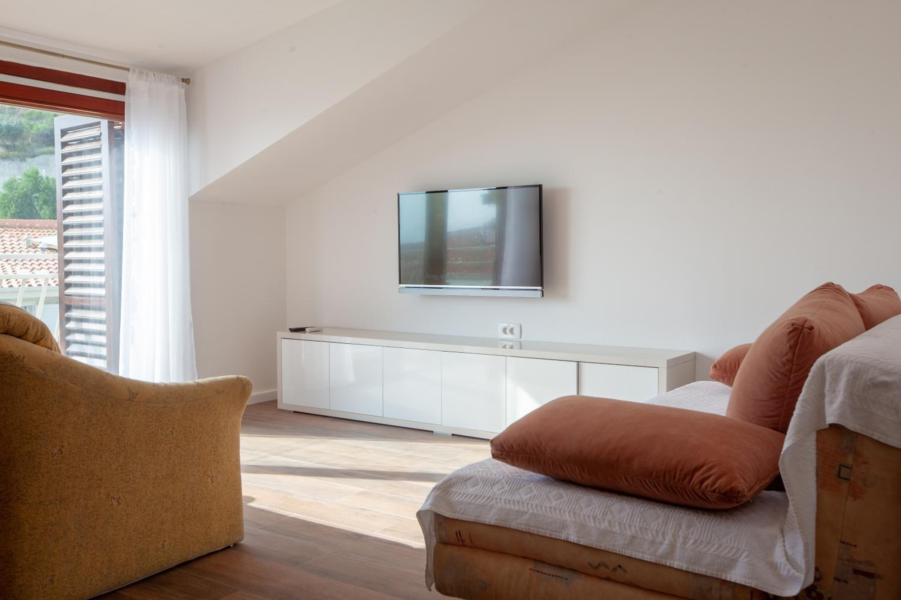 Apartment photo 3