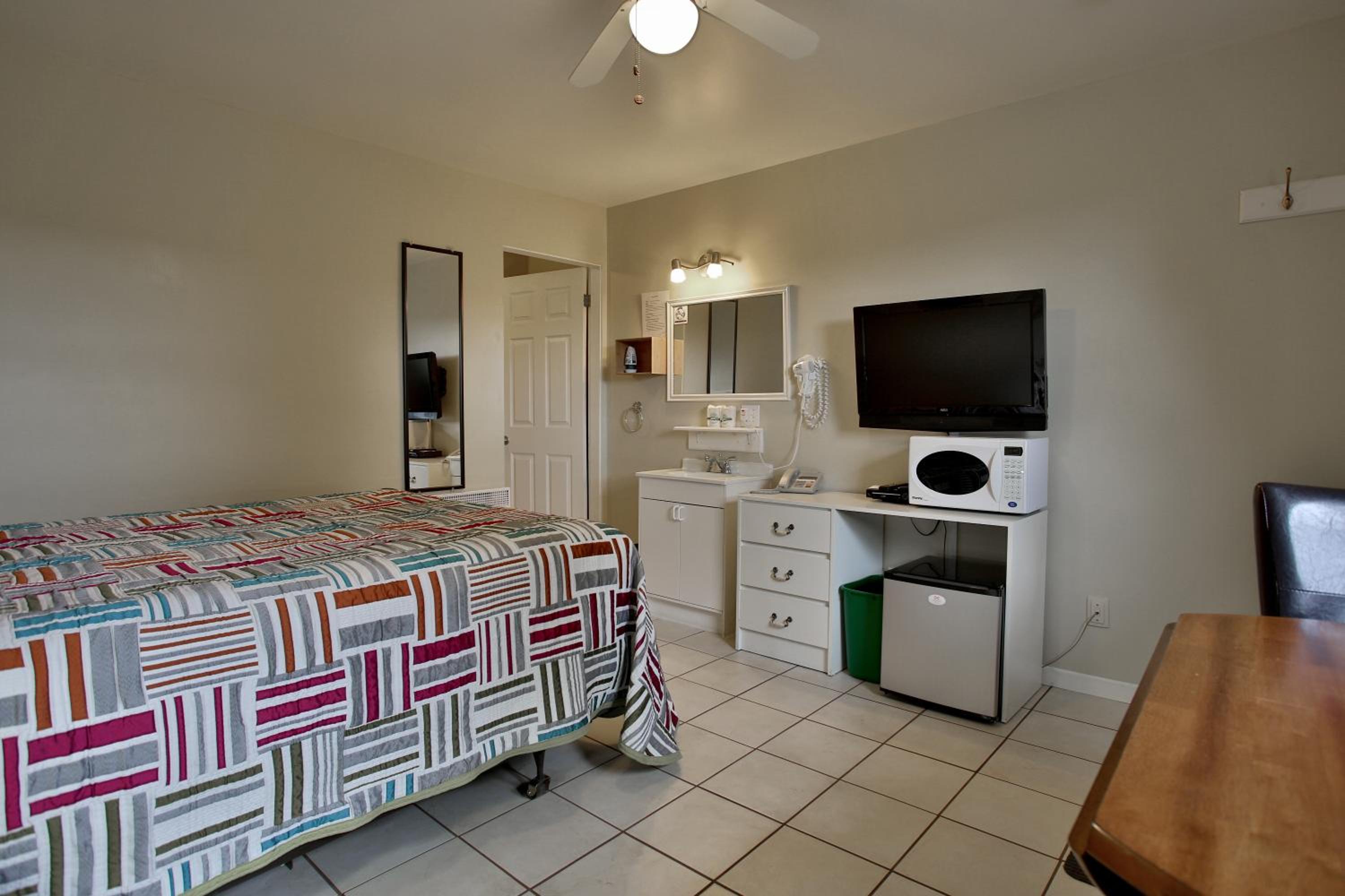 Queen Room - Photo 1