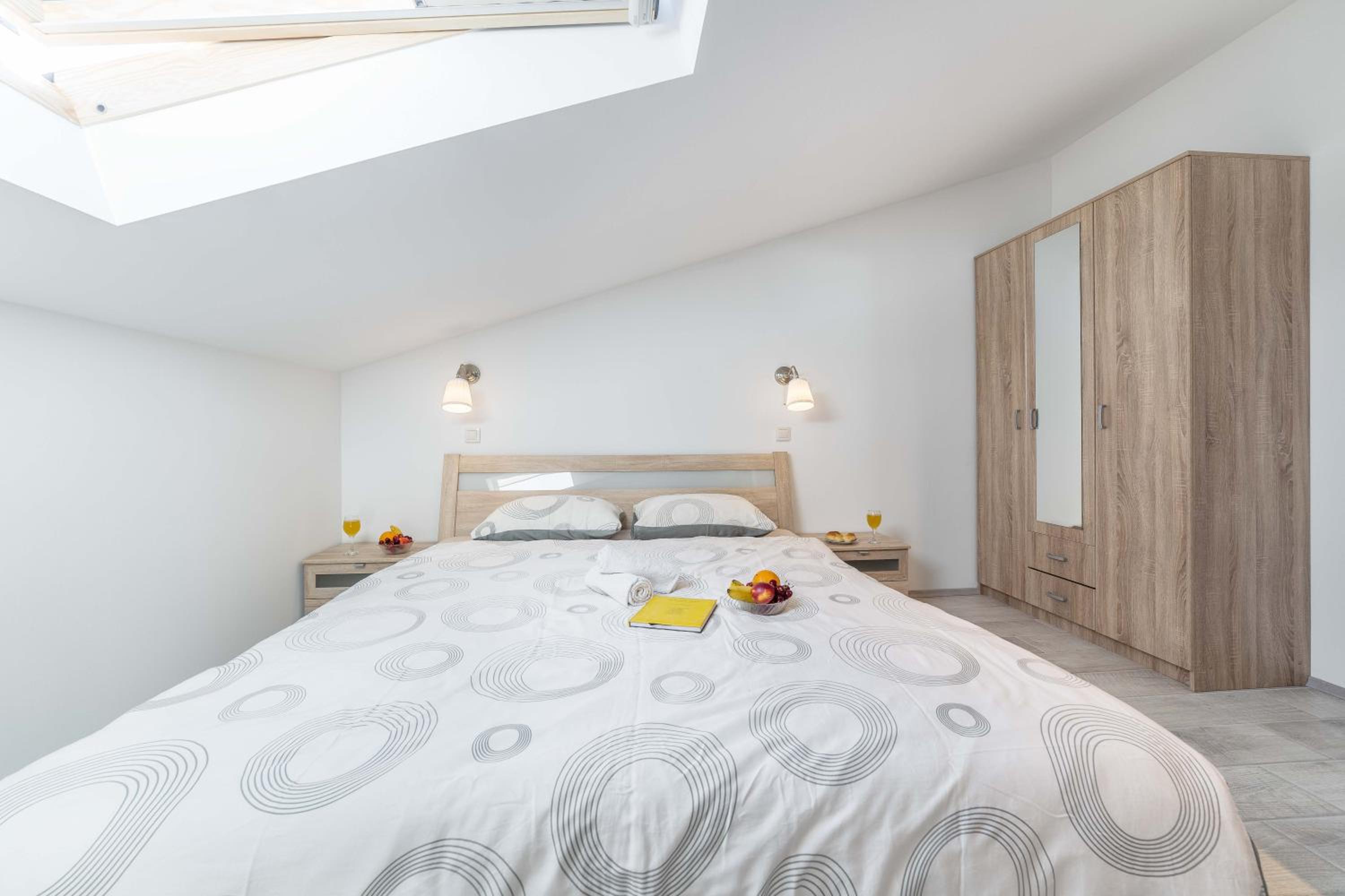 Apartment with Sea View - Photo 26