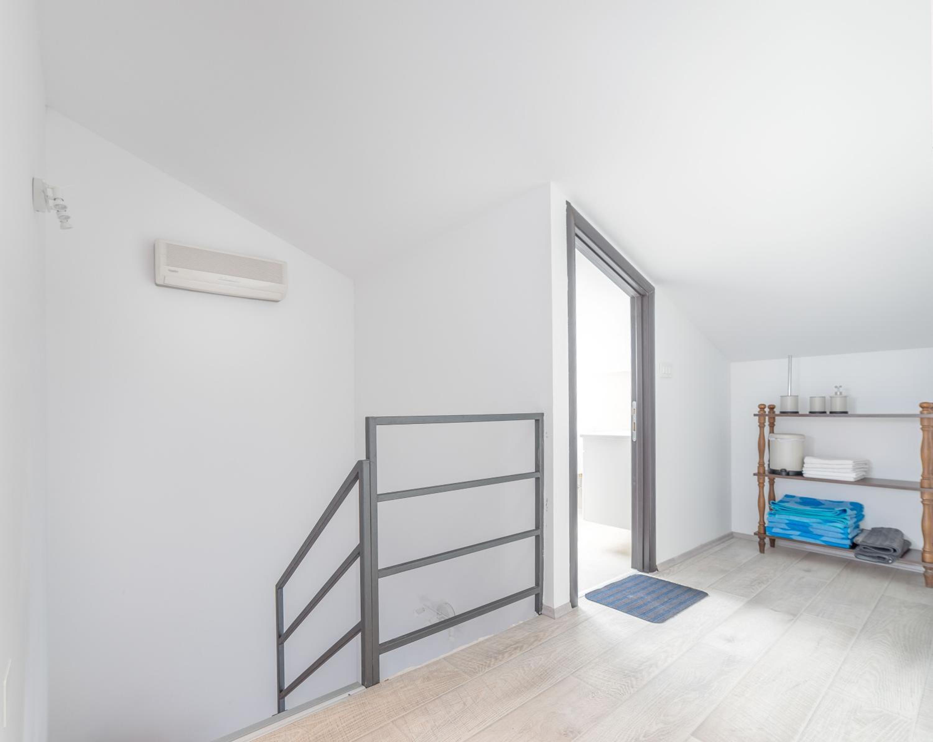 Apartment with Sea View - Photo 98