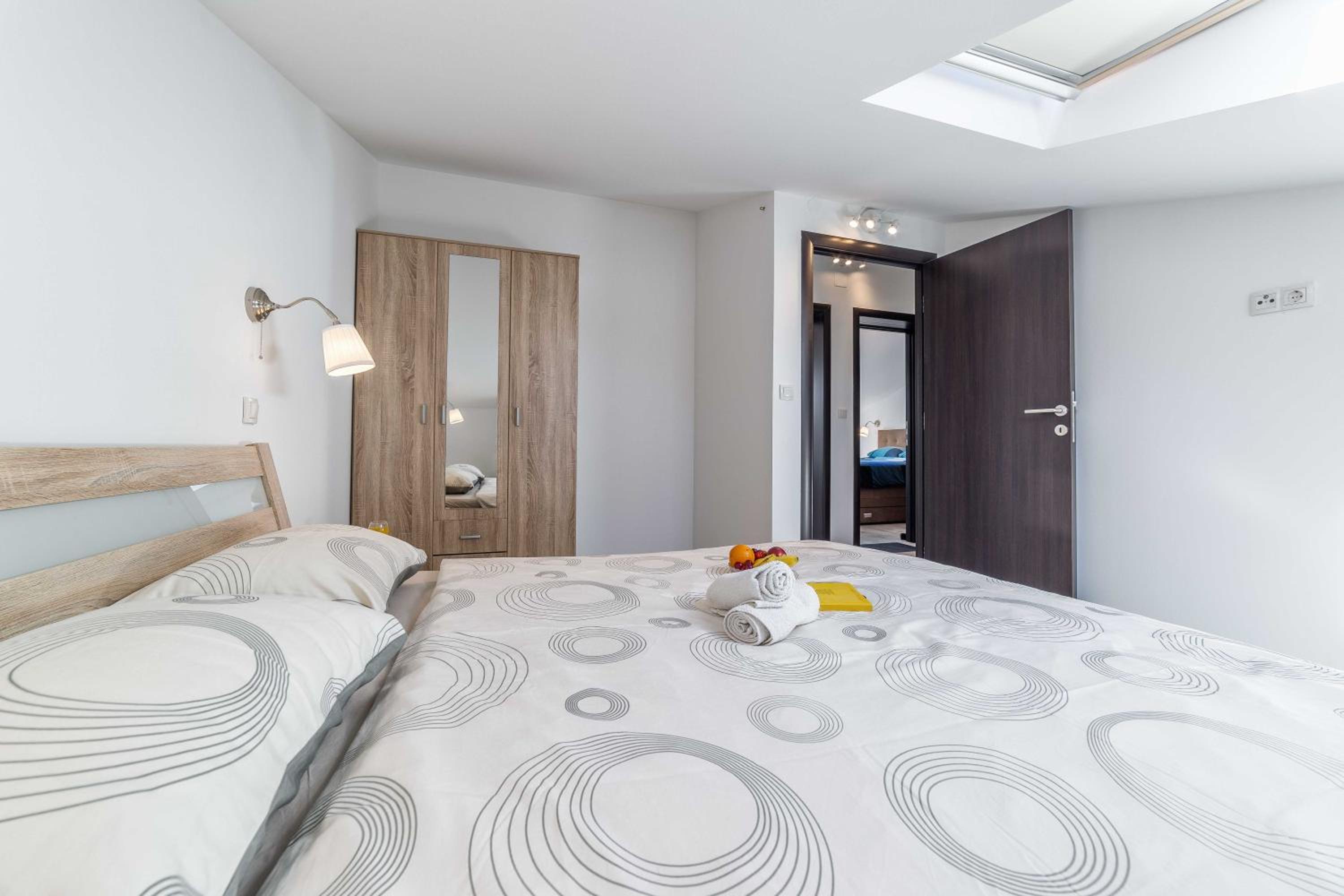 Apartment with Sea View - Photo 31