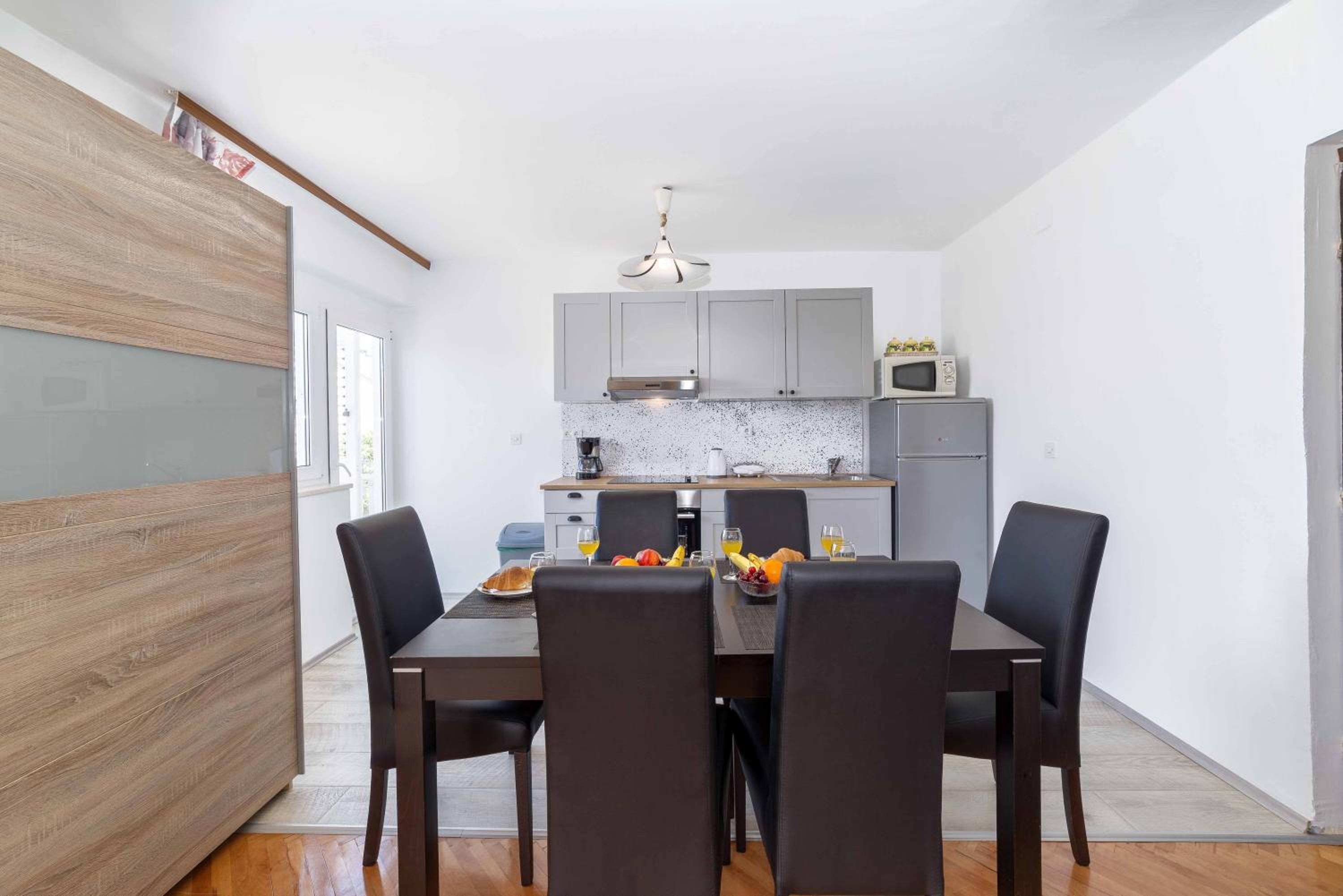 Apartment with Sea View - Photo 51