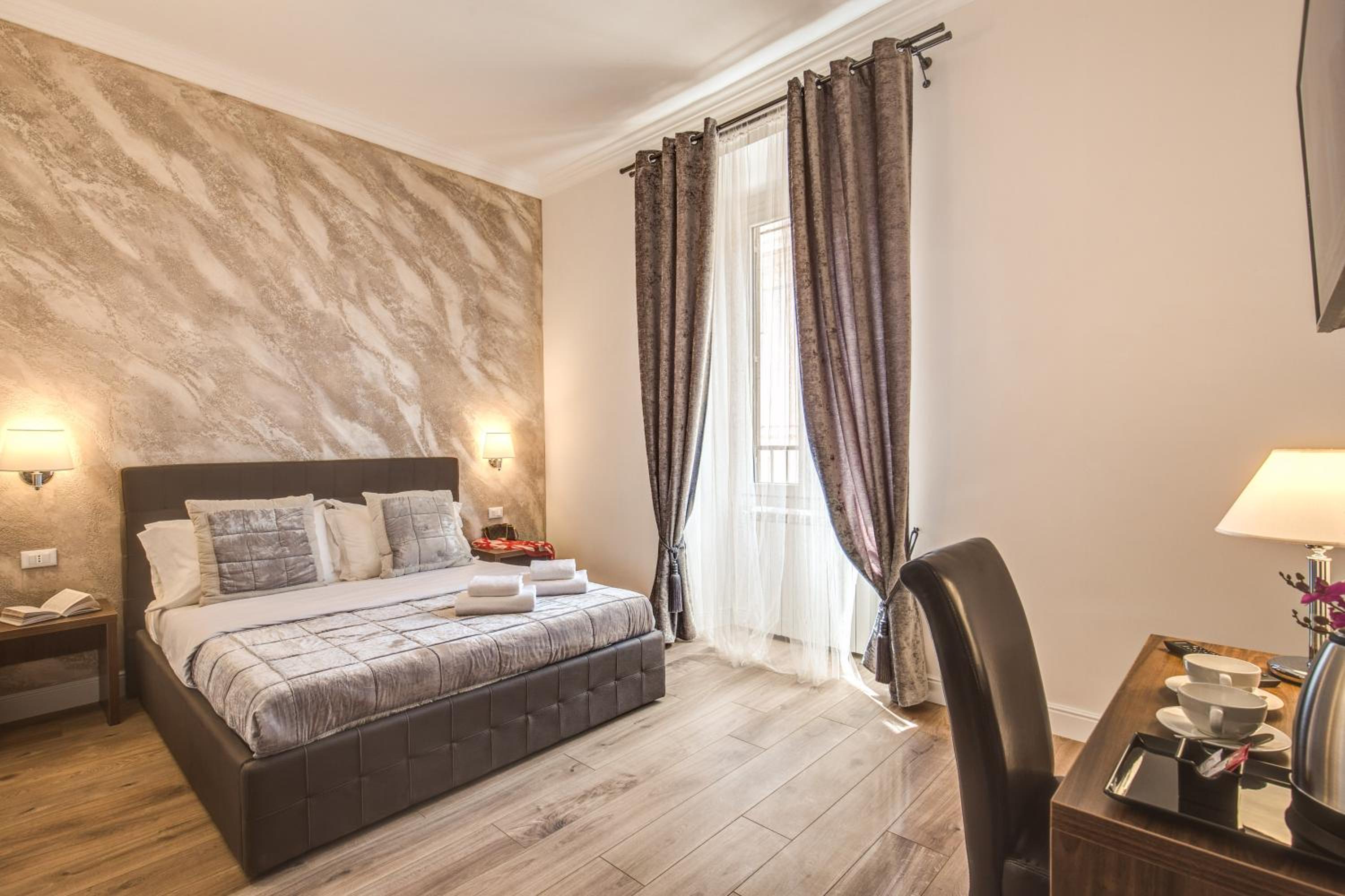Double Room with Private Bathroom photo 2
