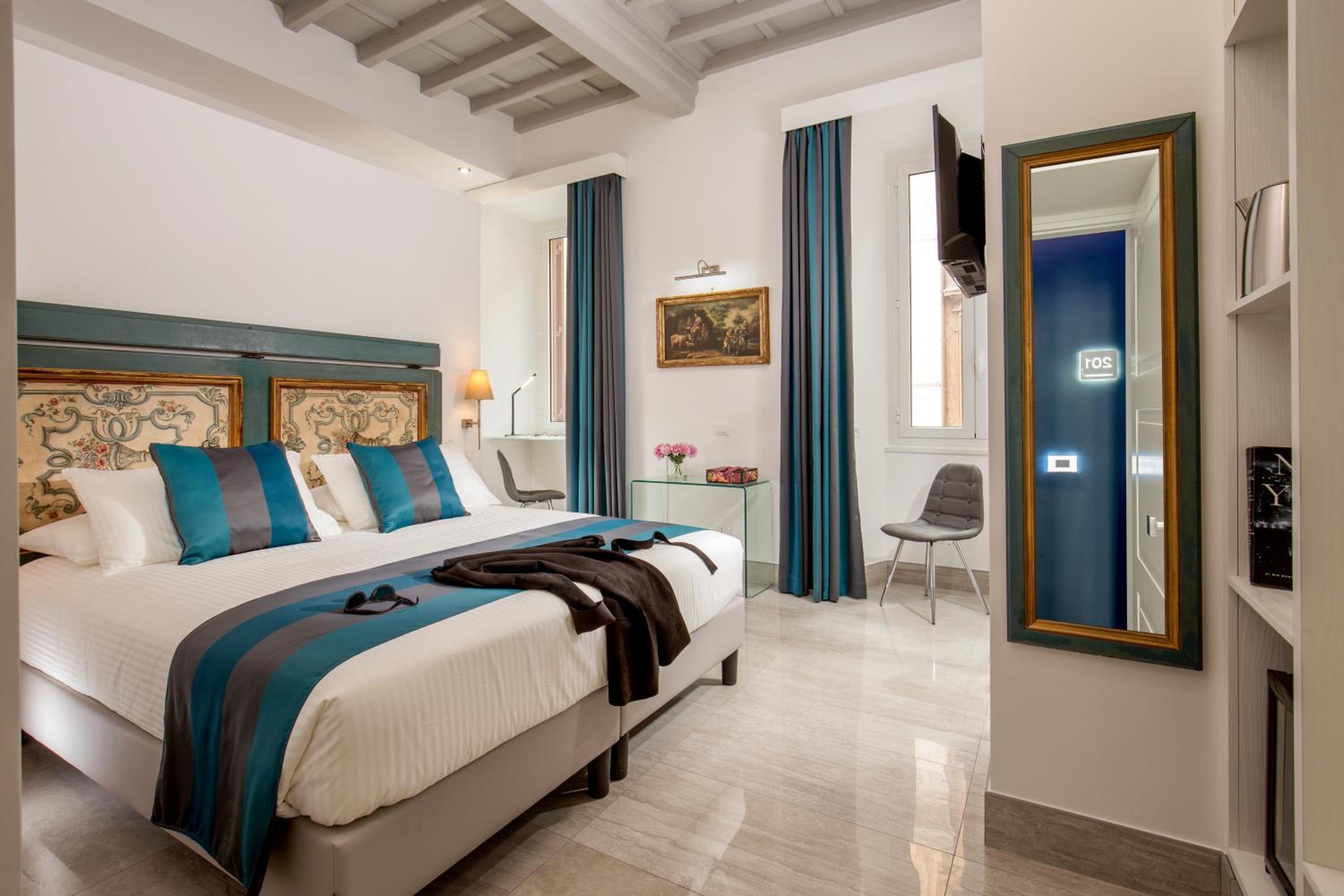 Deluxe Double or Twin Room photo 3