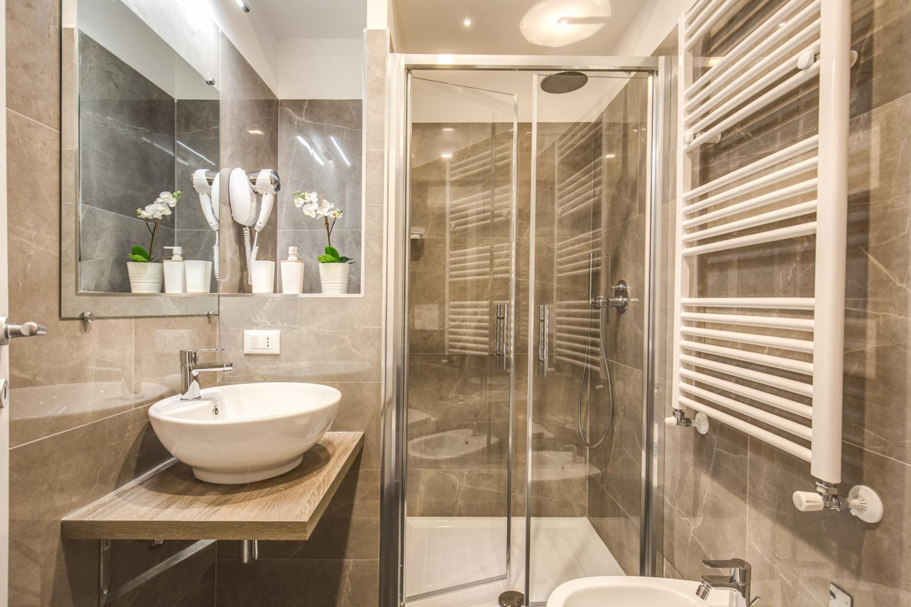 Double Room with Private Bathroom photo 2