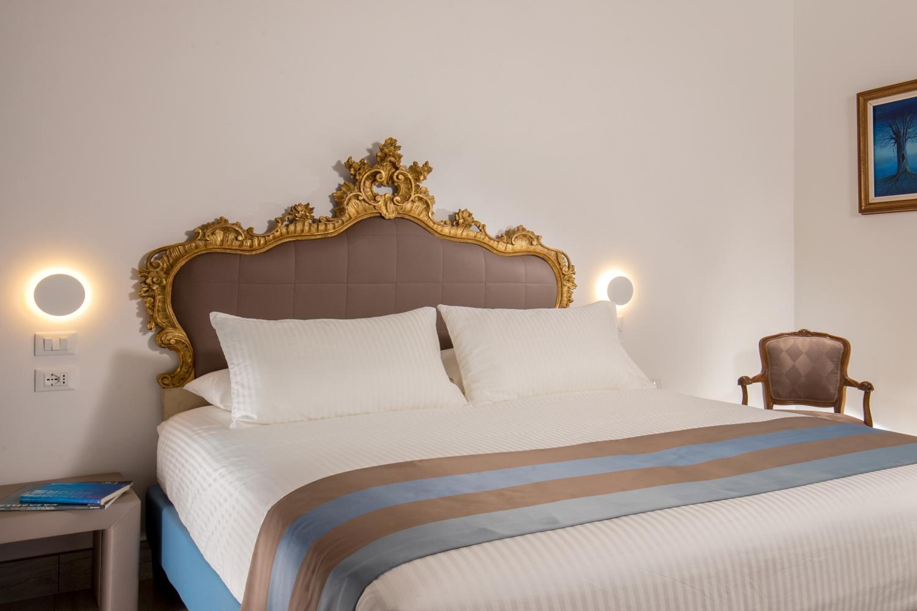 Deluxe Double or Twin Room photo 1