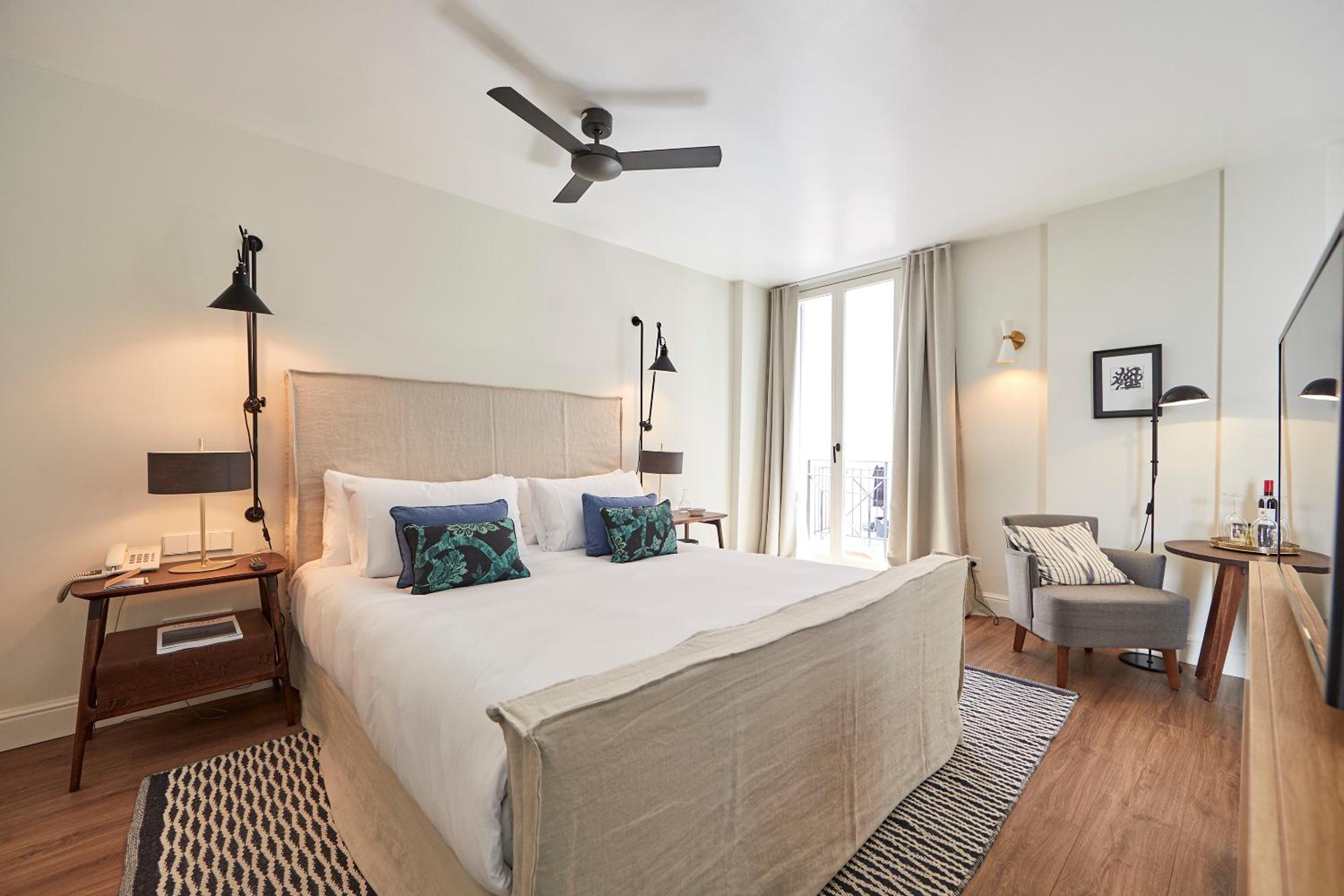Deluxe Junior Suite - Photo 4