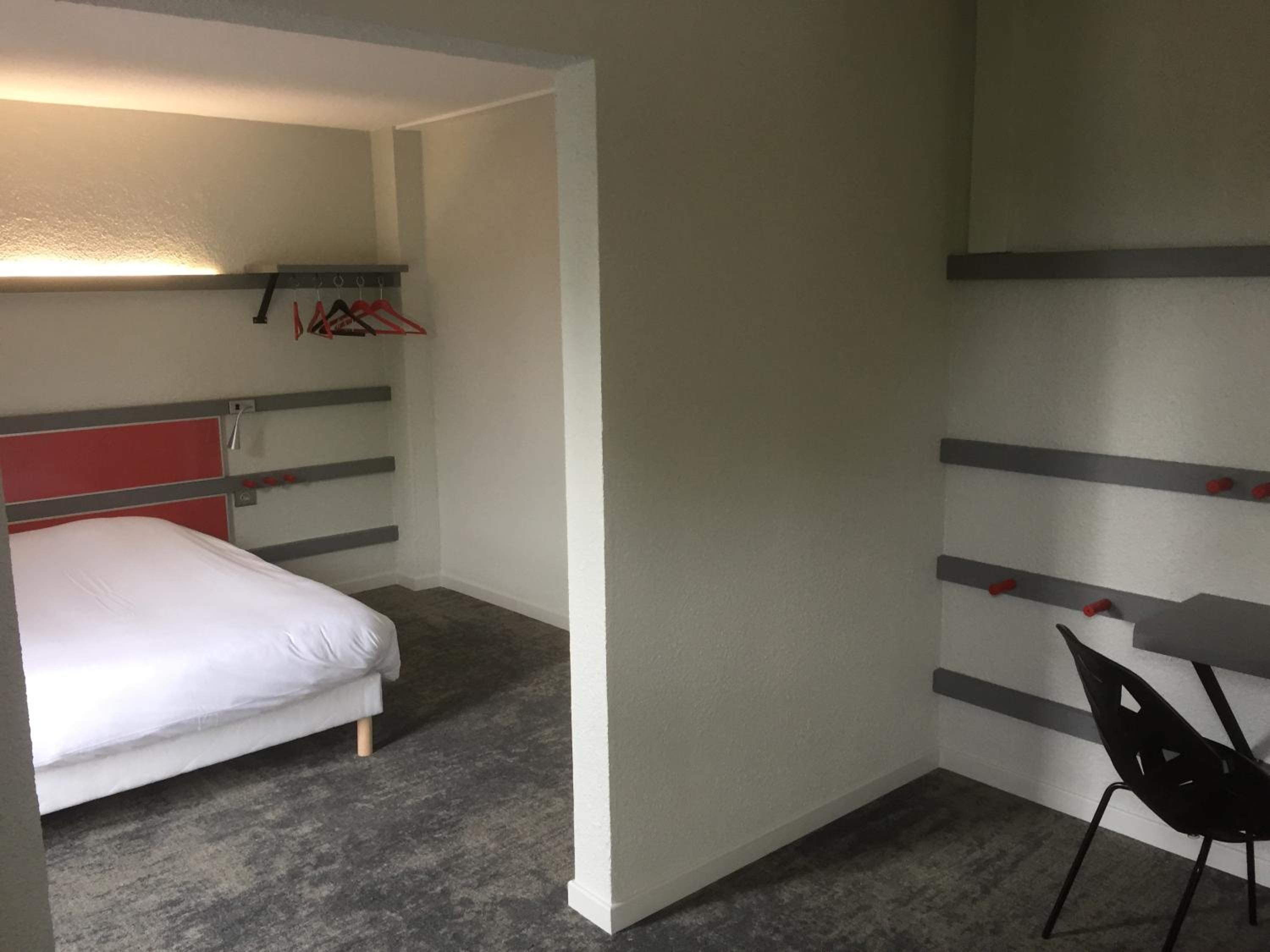 1 Double Bed 1 Single Bed - Photo 1