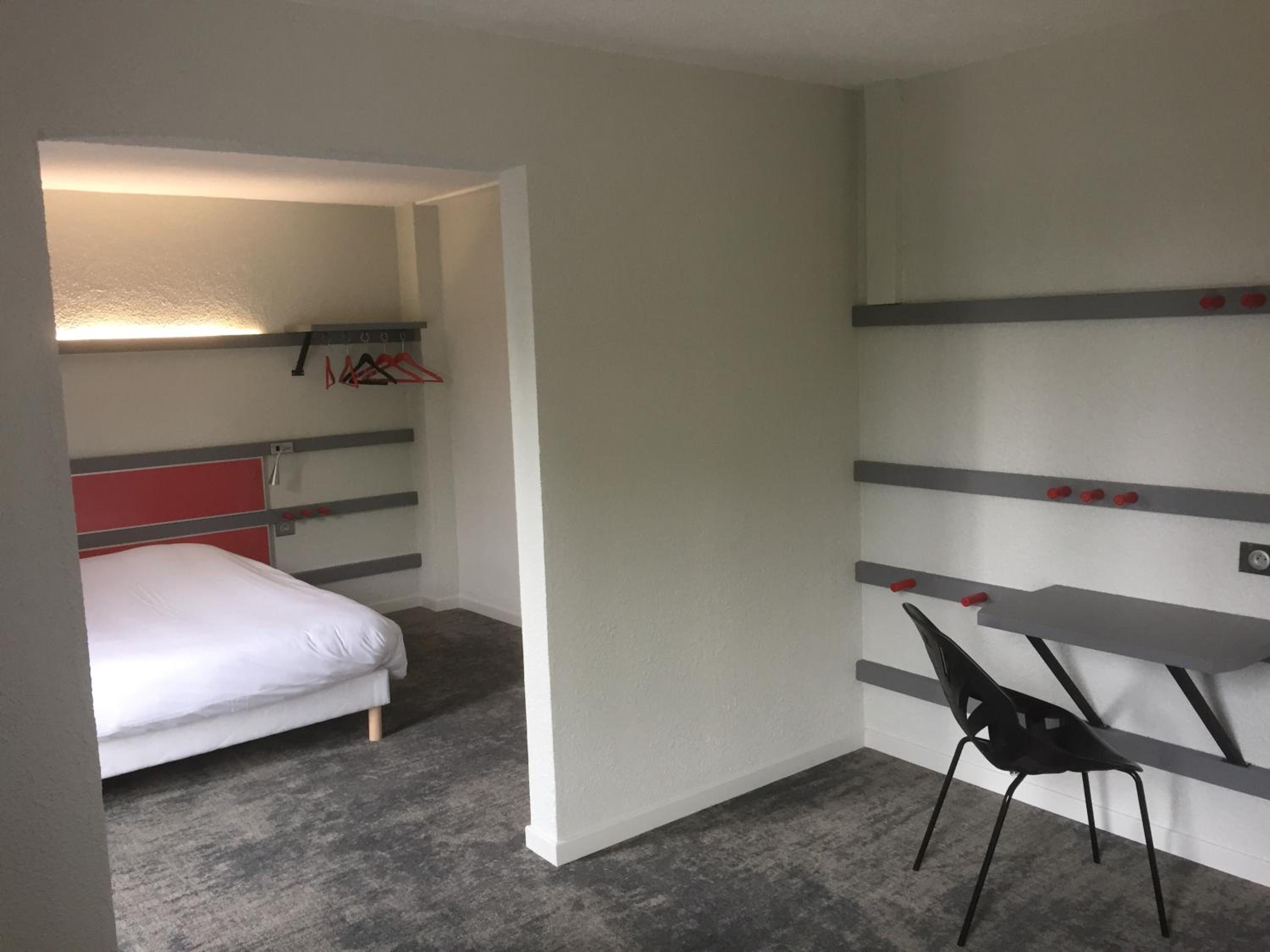 1 Double Bed 1 Single Bed - Photo 2