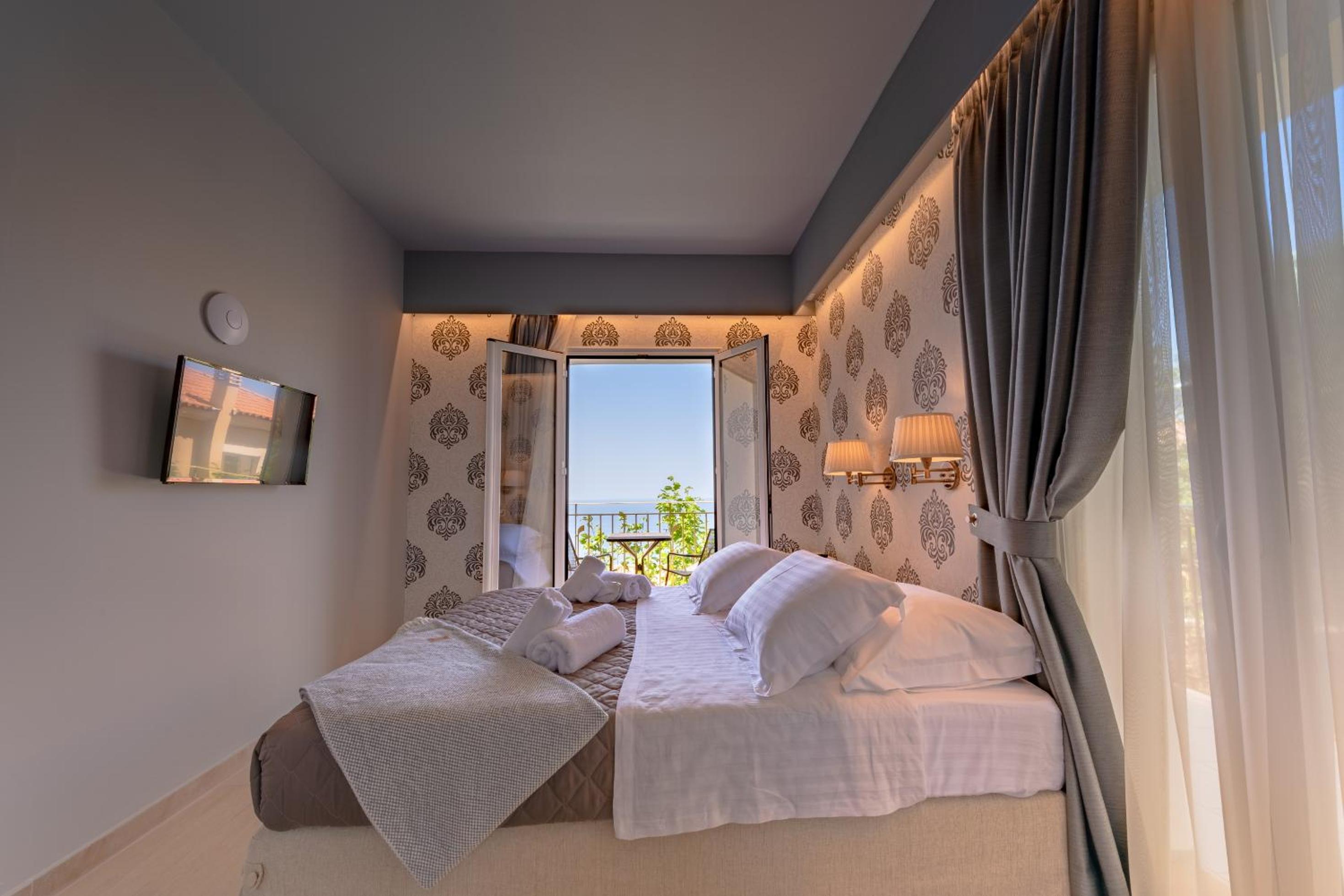 King Suite with Sea View photo 1