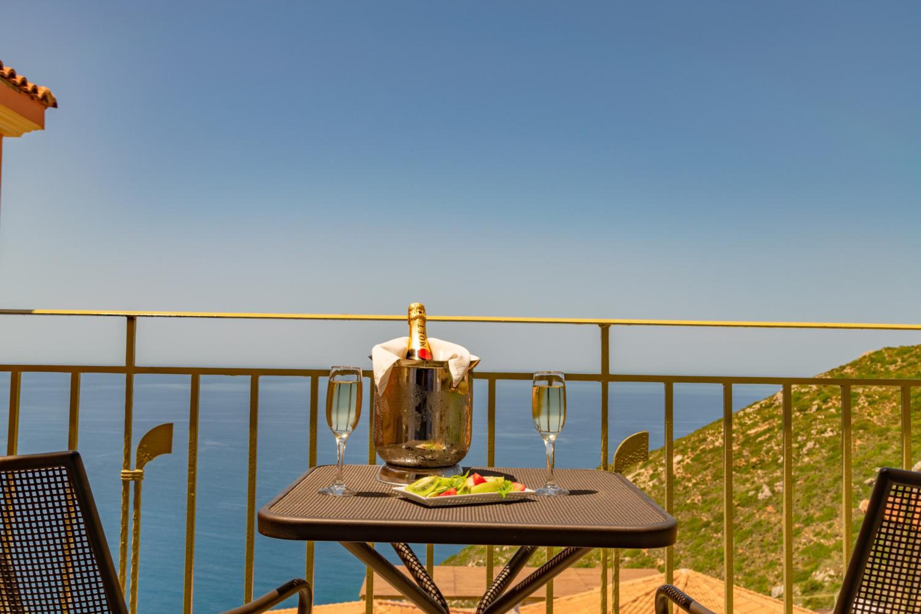 King Suite with Sea View photo 3