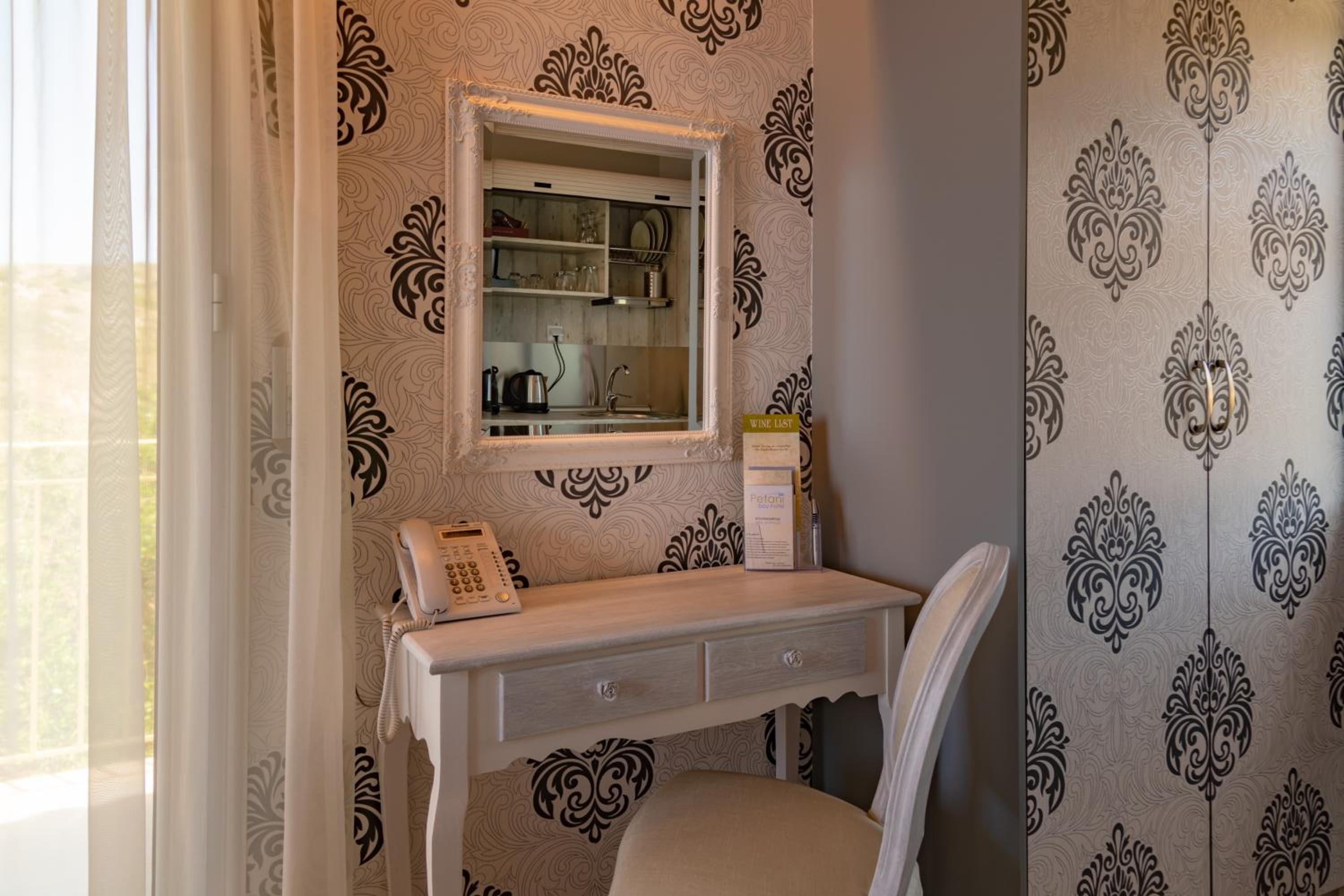 King Suite with Sea View photo 2