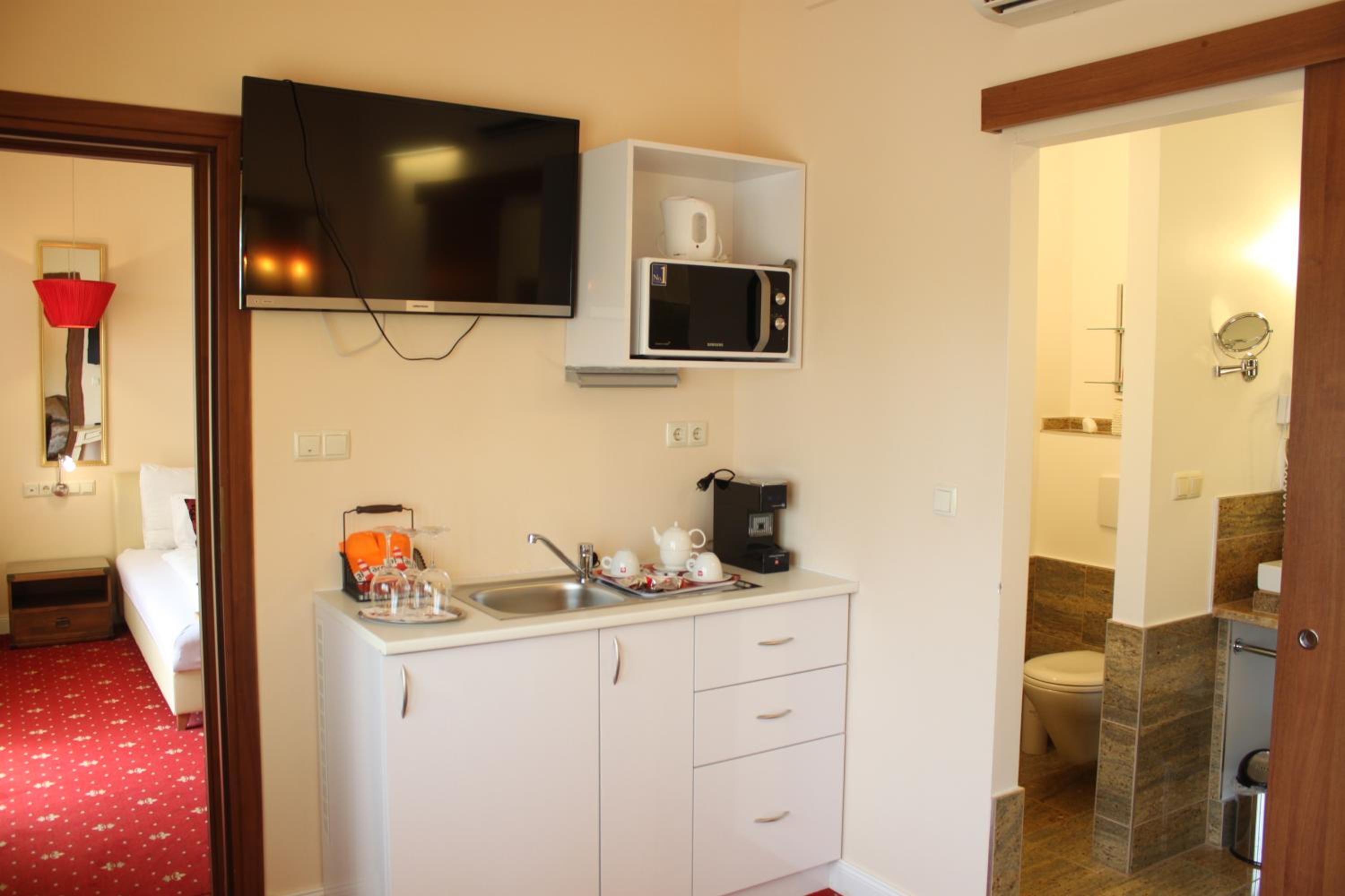 Suite with Balcony photo 3