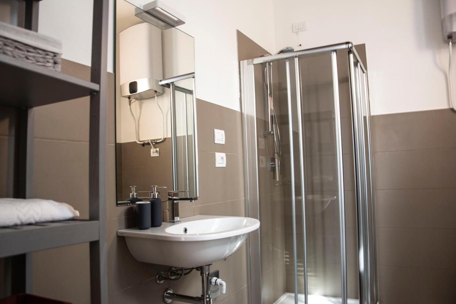 Studio Apartment - Photo 10