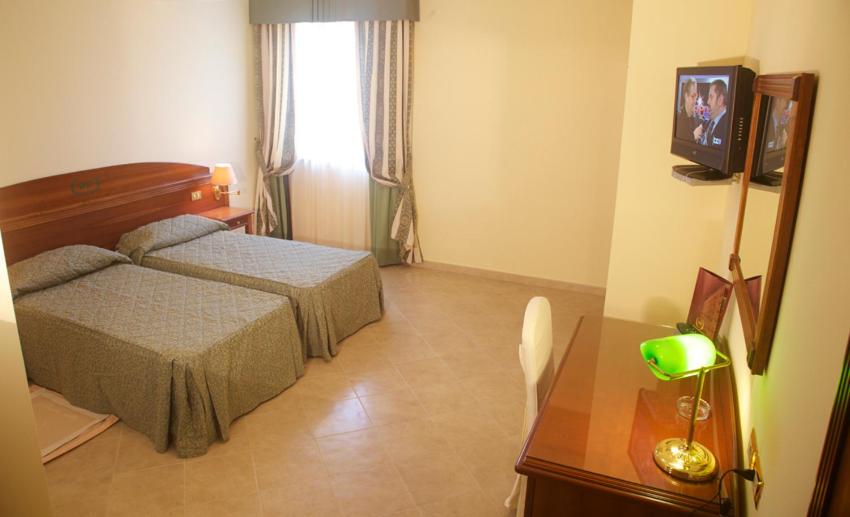 Superior Double or Twin Room photo 3