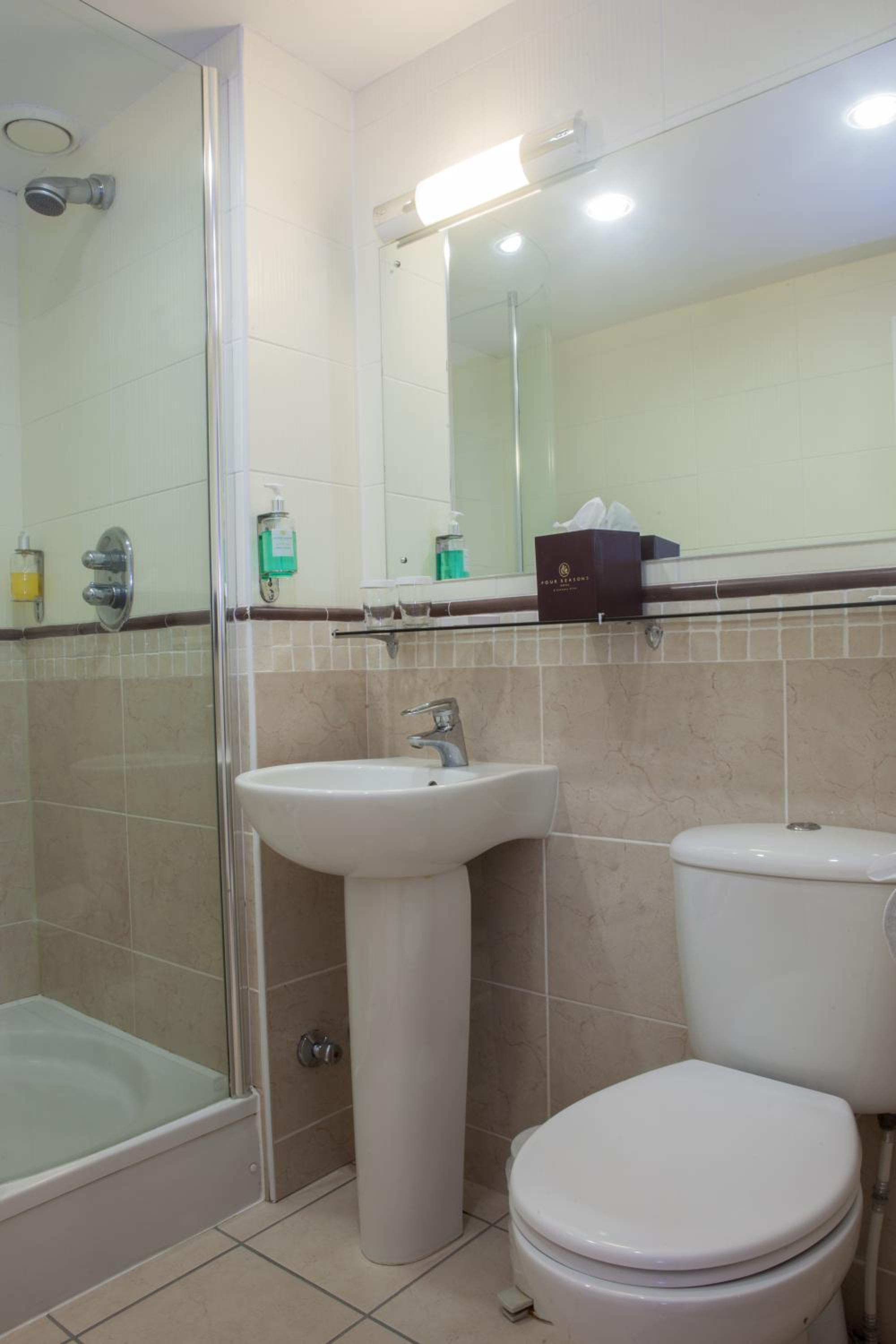Single Room photo 3