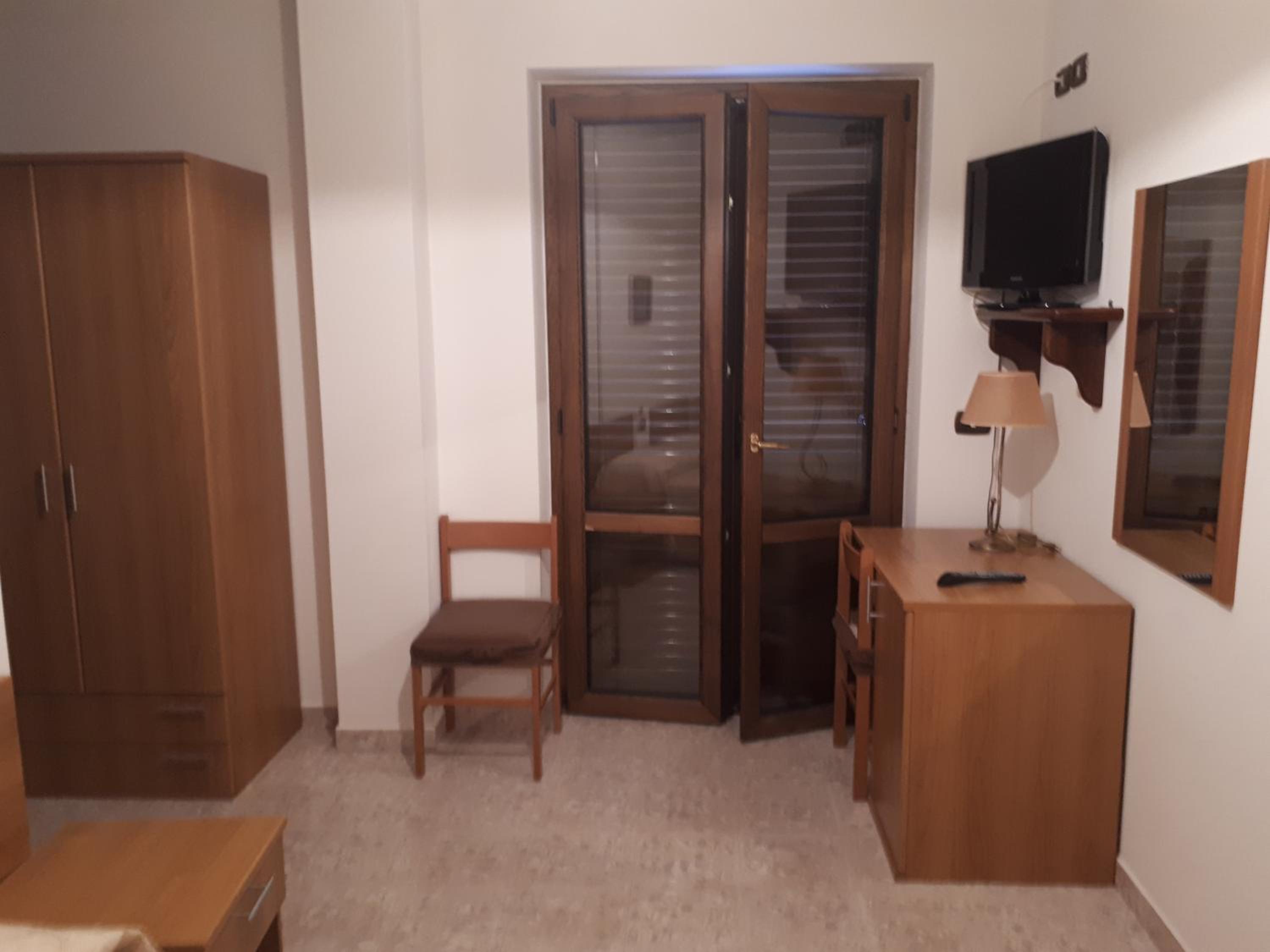 Double or Twin Room with Balcony - Photo 1