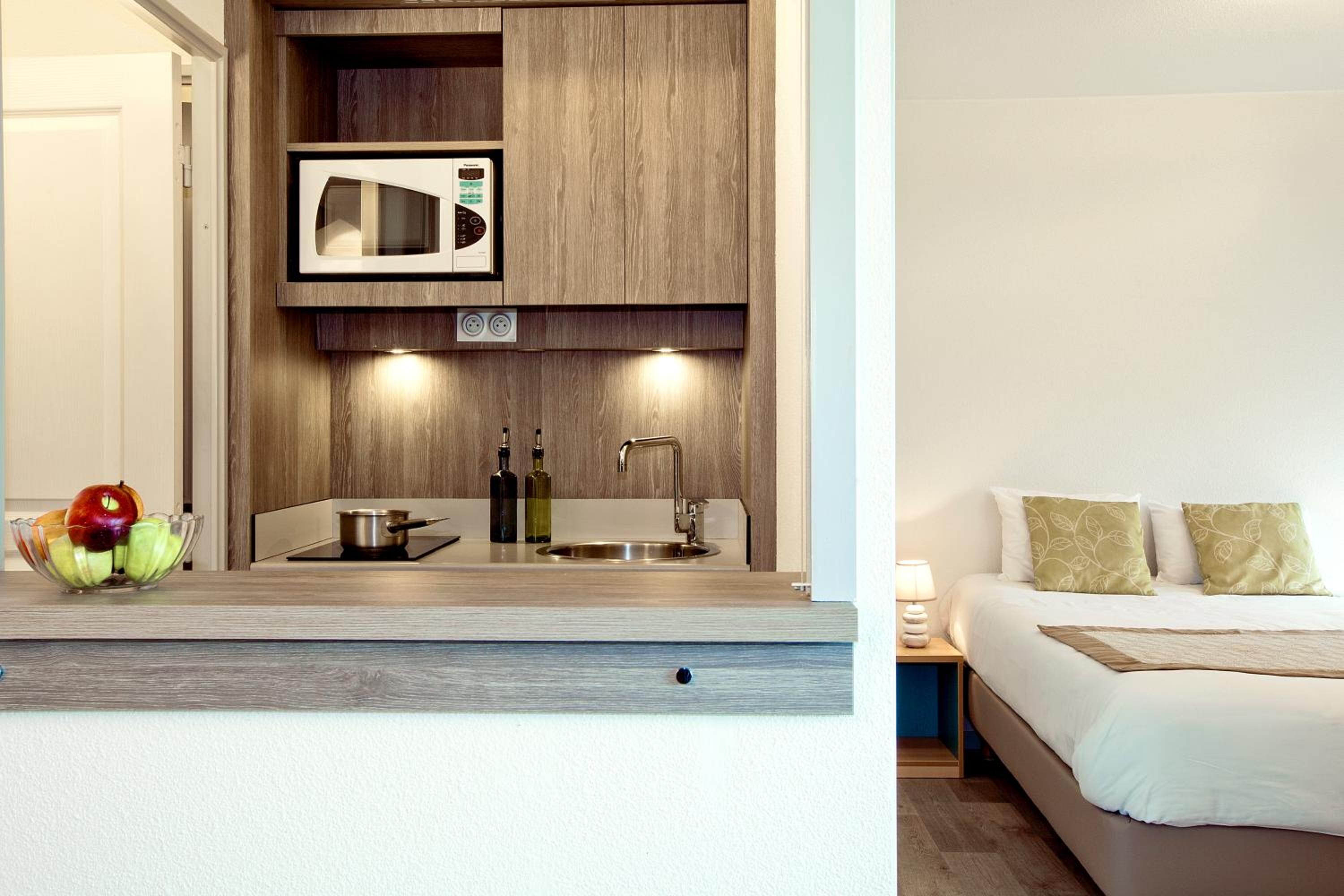 One-Bedroom Apartment - Photo 7