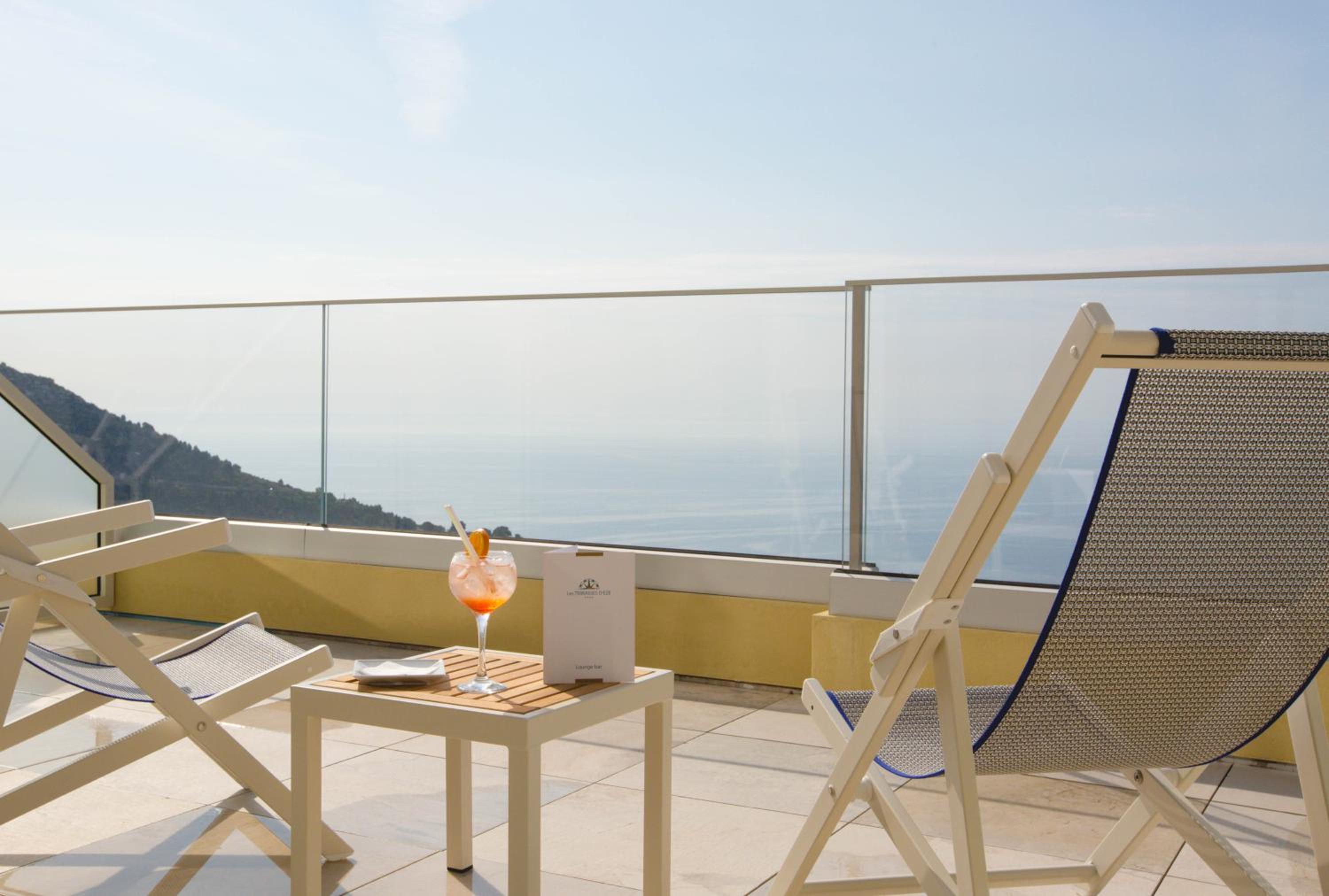 Standard Twin Room with Sea View - Photo 4