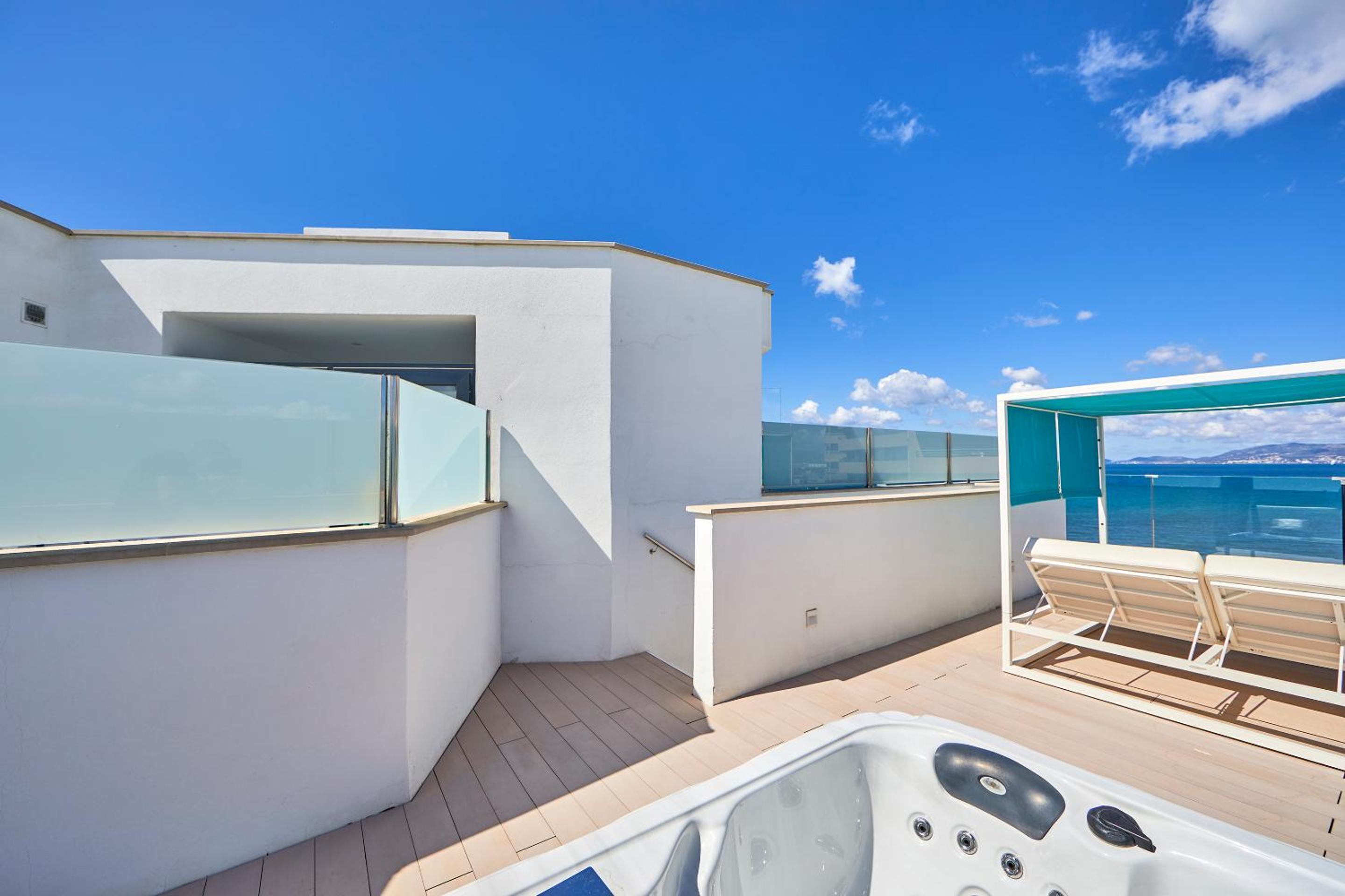 Superior Double or Twin Room with Lateral Sea View with Solarium