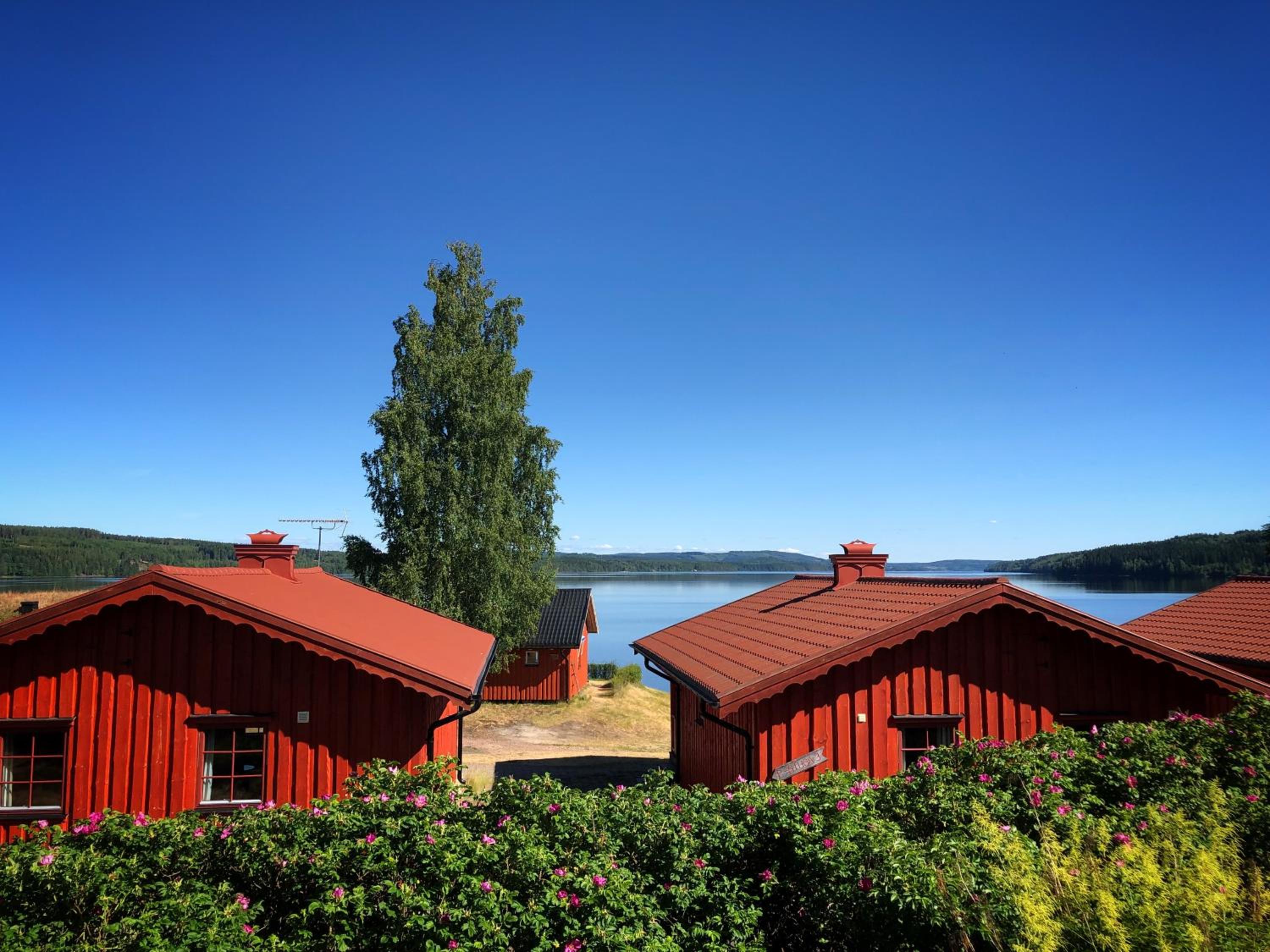 Villa with Lake View - Photo 4