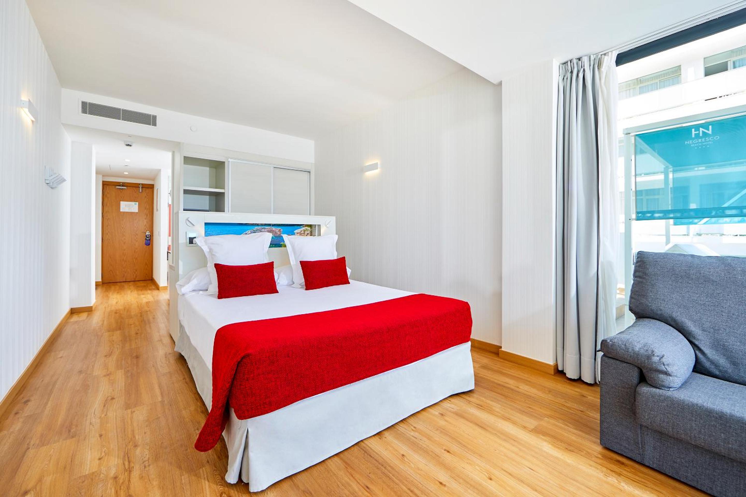 Double Room with Terrace and Panoramic Sea View thumbnail 6