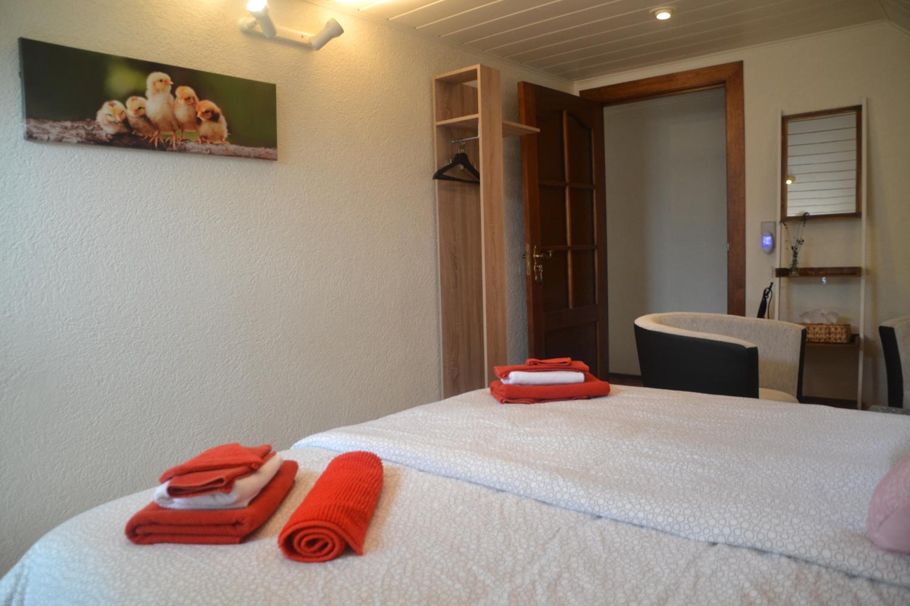 Standard Double or Twin Room - Photo 6
