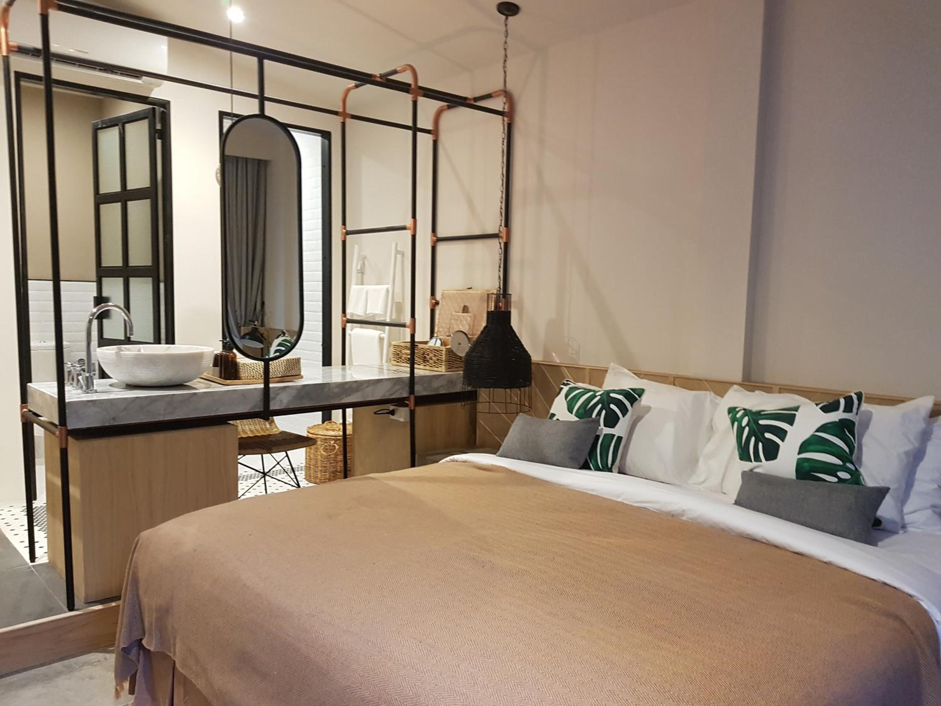 Double Room with Balcony - Photo 1