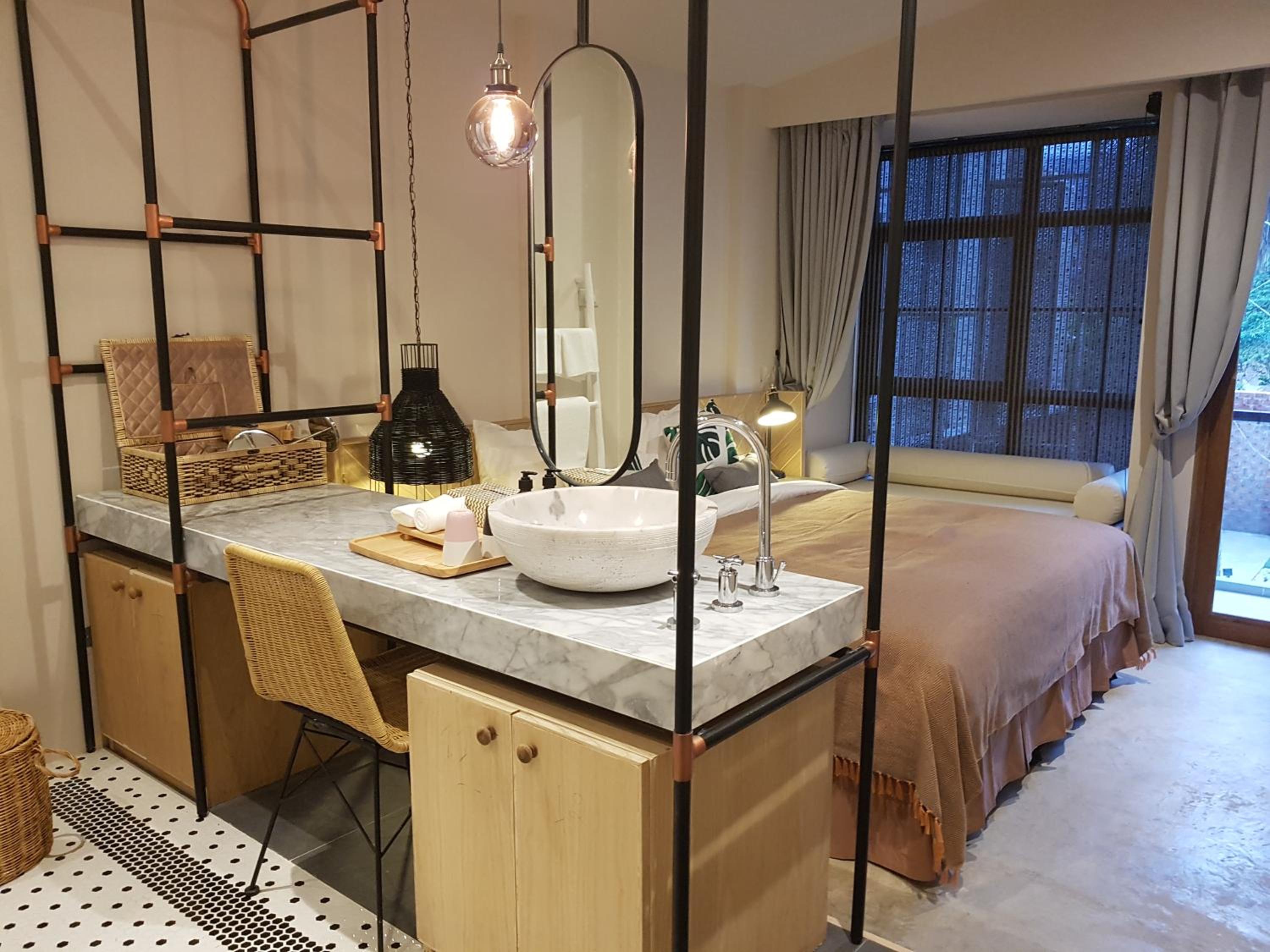 Double Room with Balcony - Photo 3