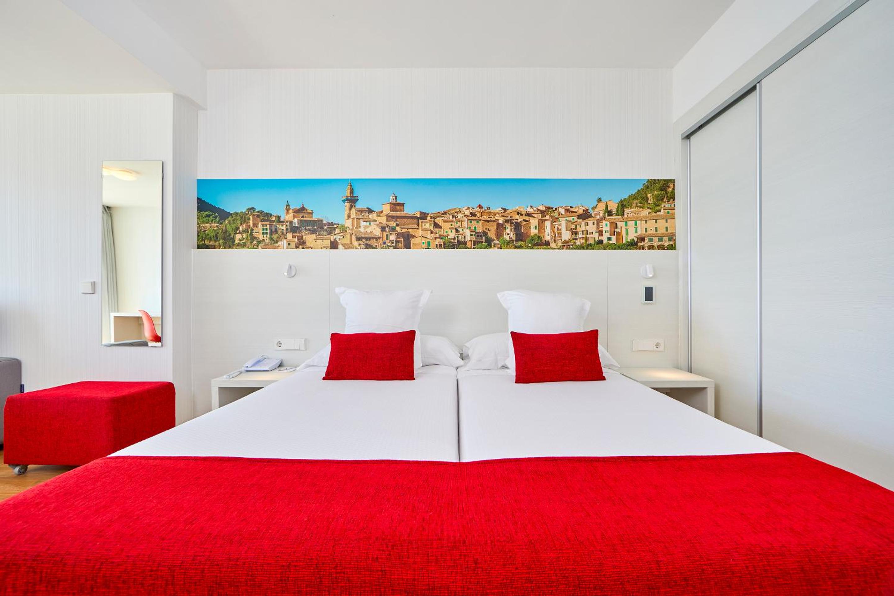 Superior Double or Twin Room with Terrace and Sea View
