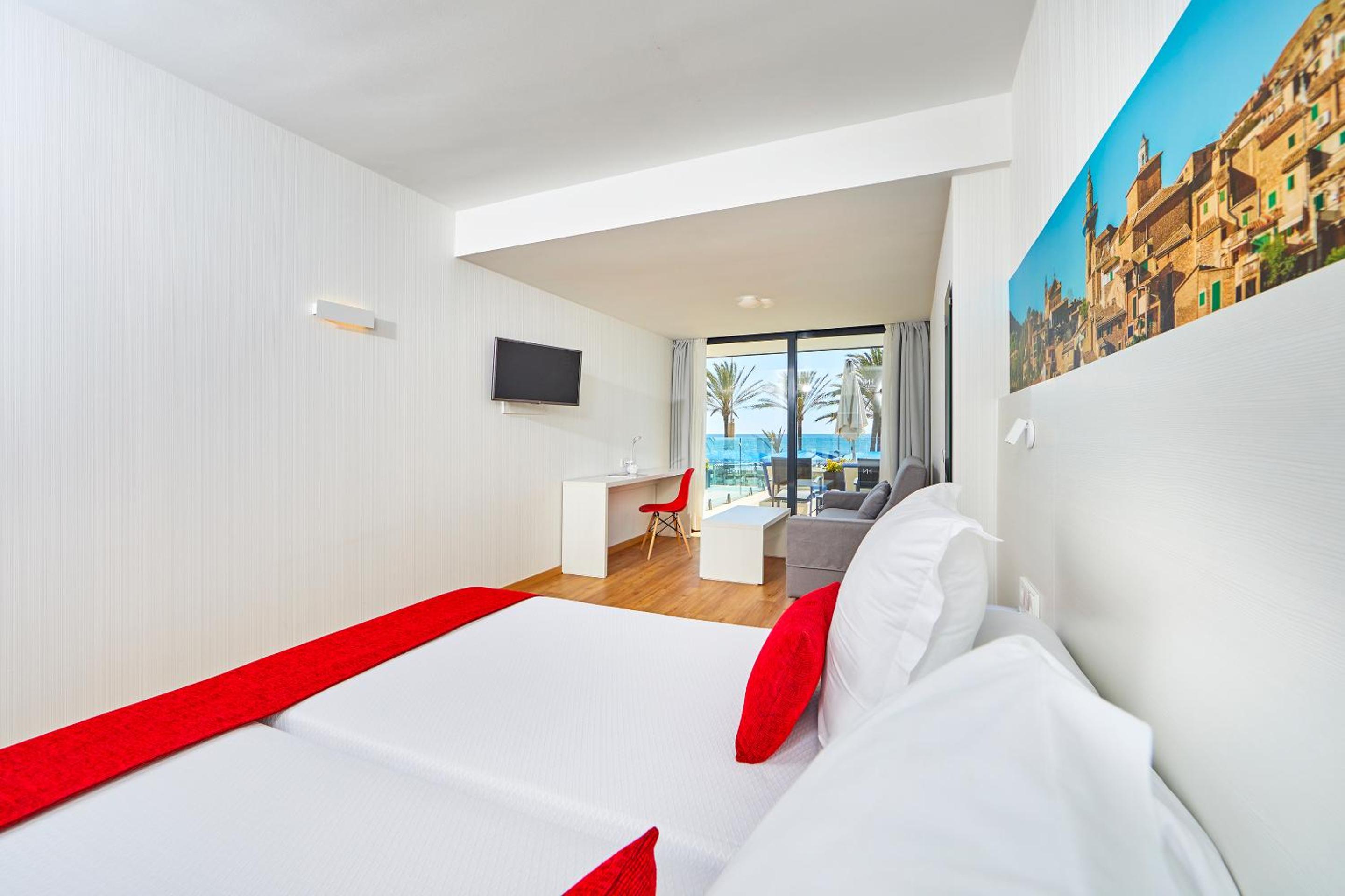 Superior Double or Twin Room with Terrace and Sea View