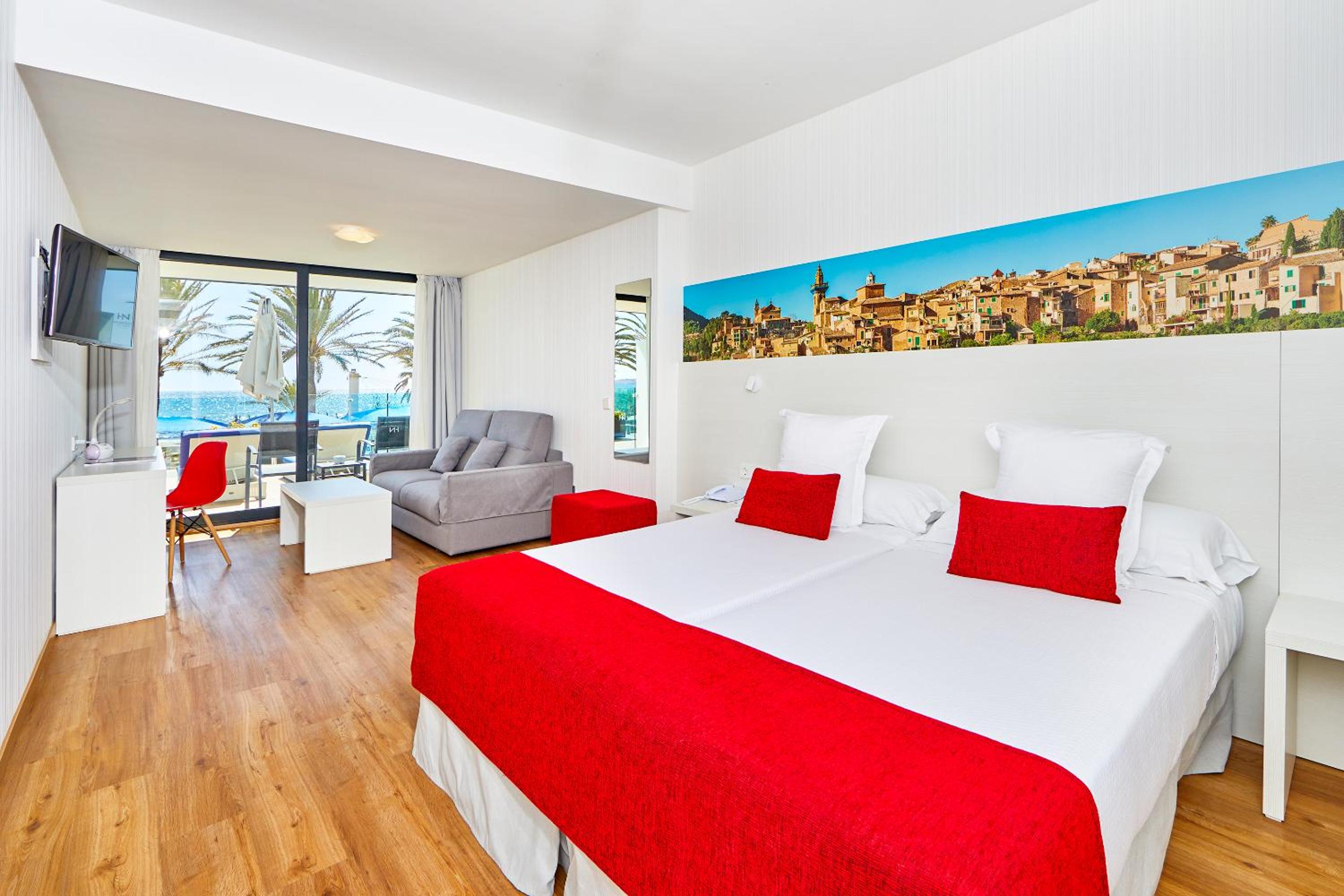 Superior Double or Twin Room with Terrace and Sea View