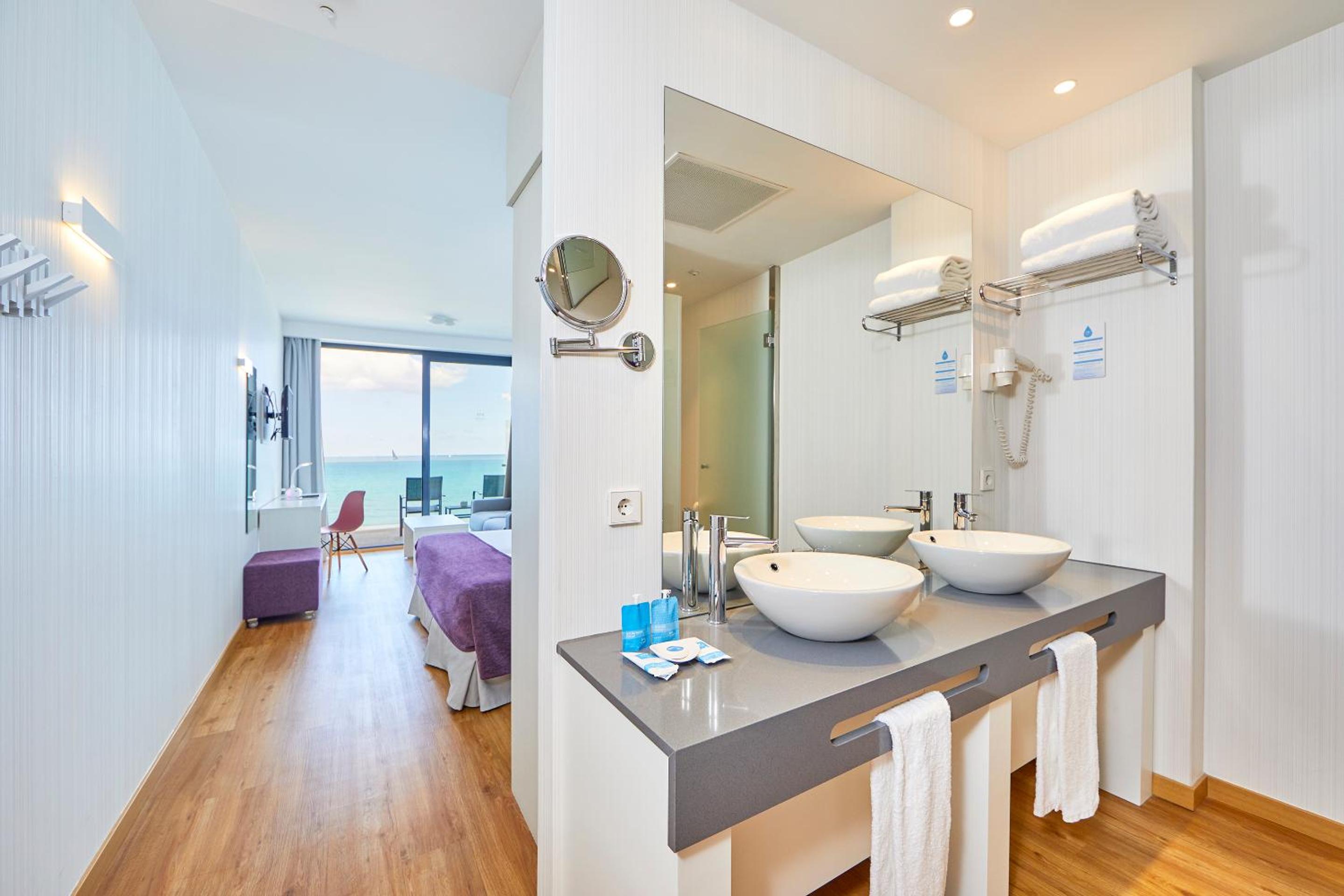 Superior Double or Twin Room with Sea View