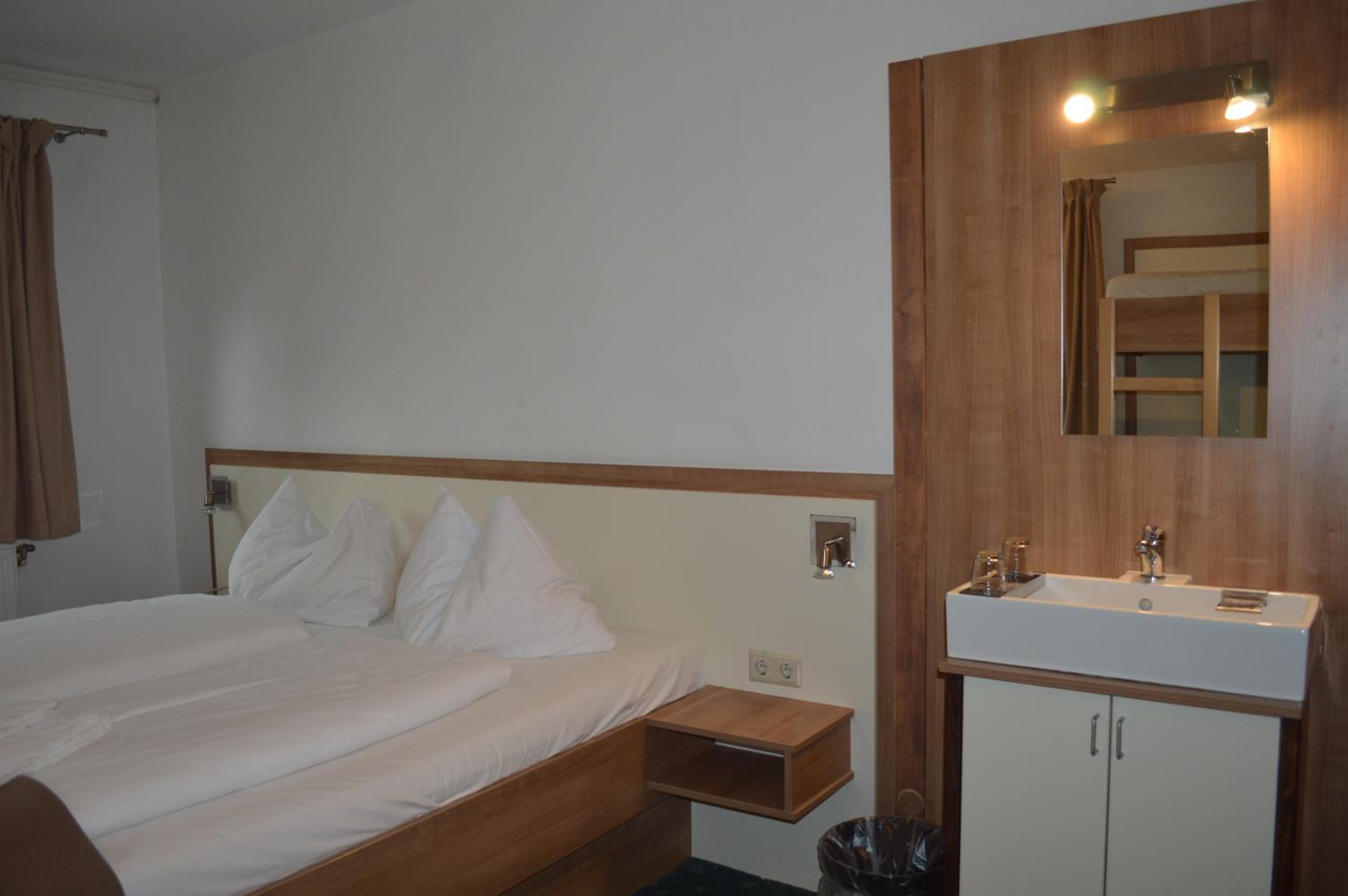 Quadruple Room with Private External Bathroom photo 2