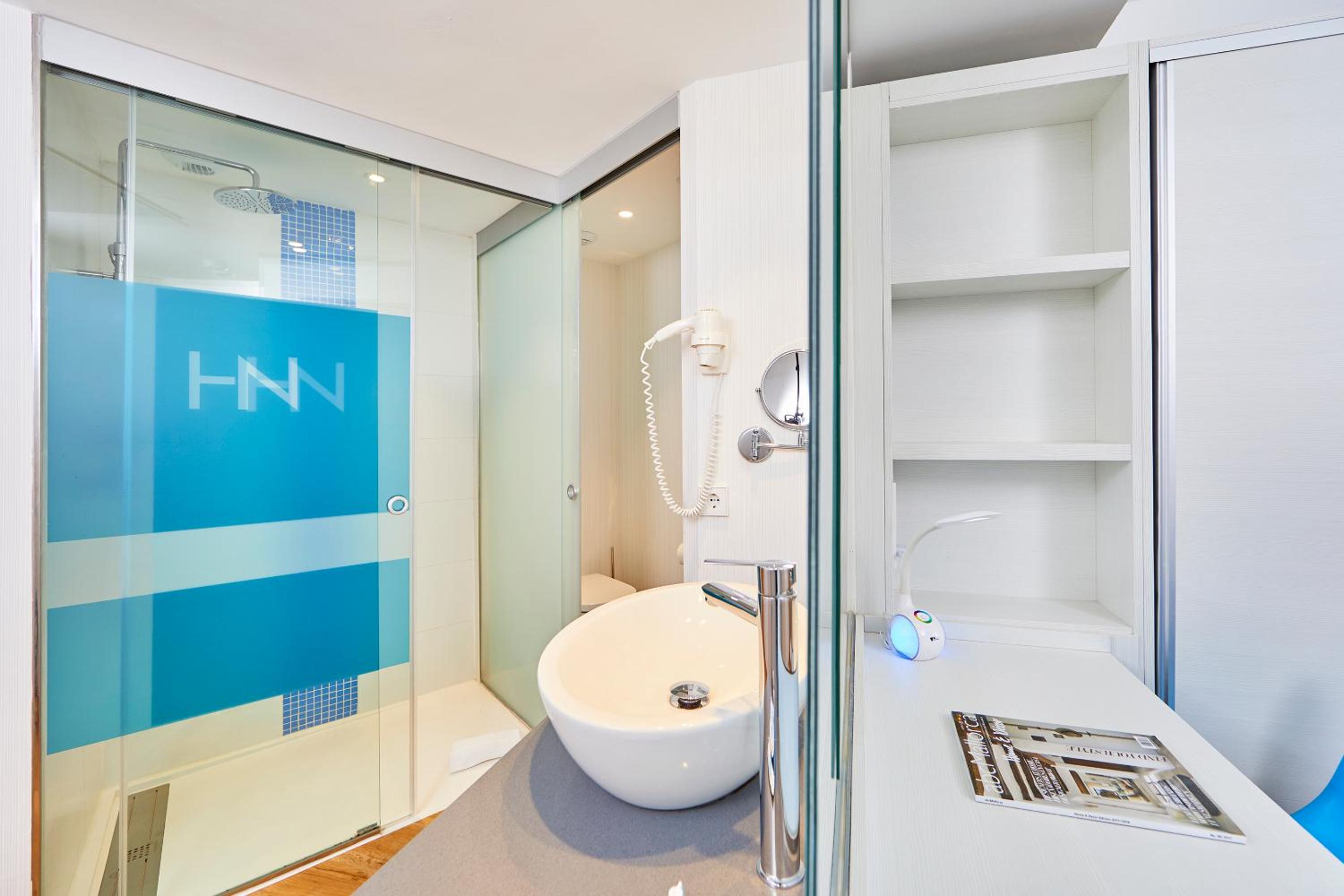 Double or Twin Room with Lateral Sea View