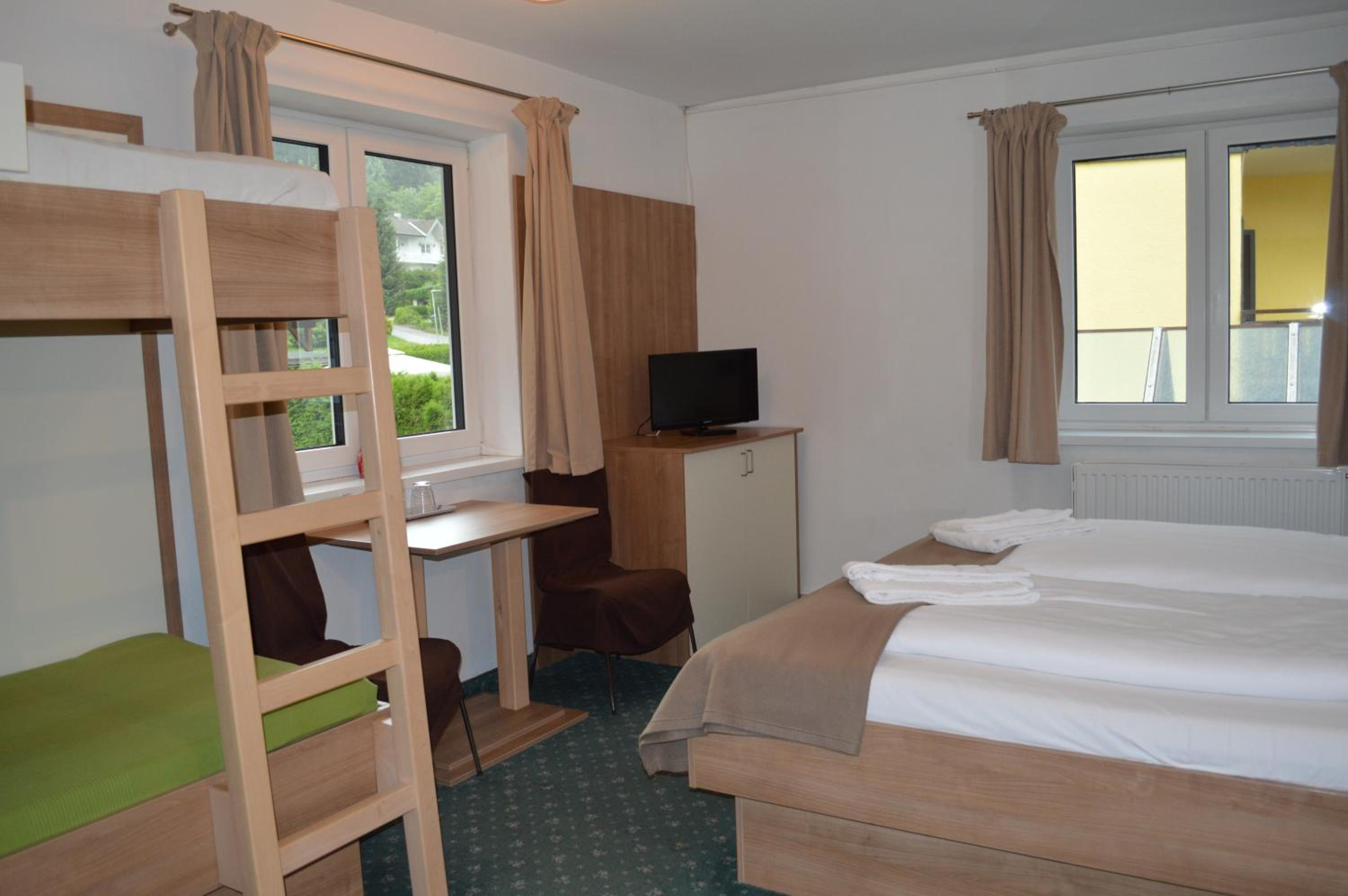 Quadruple Room with Private External Bathroom photo 1