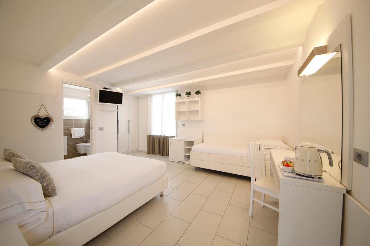 Quadruple Room with Sea View