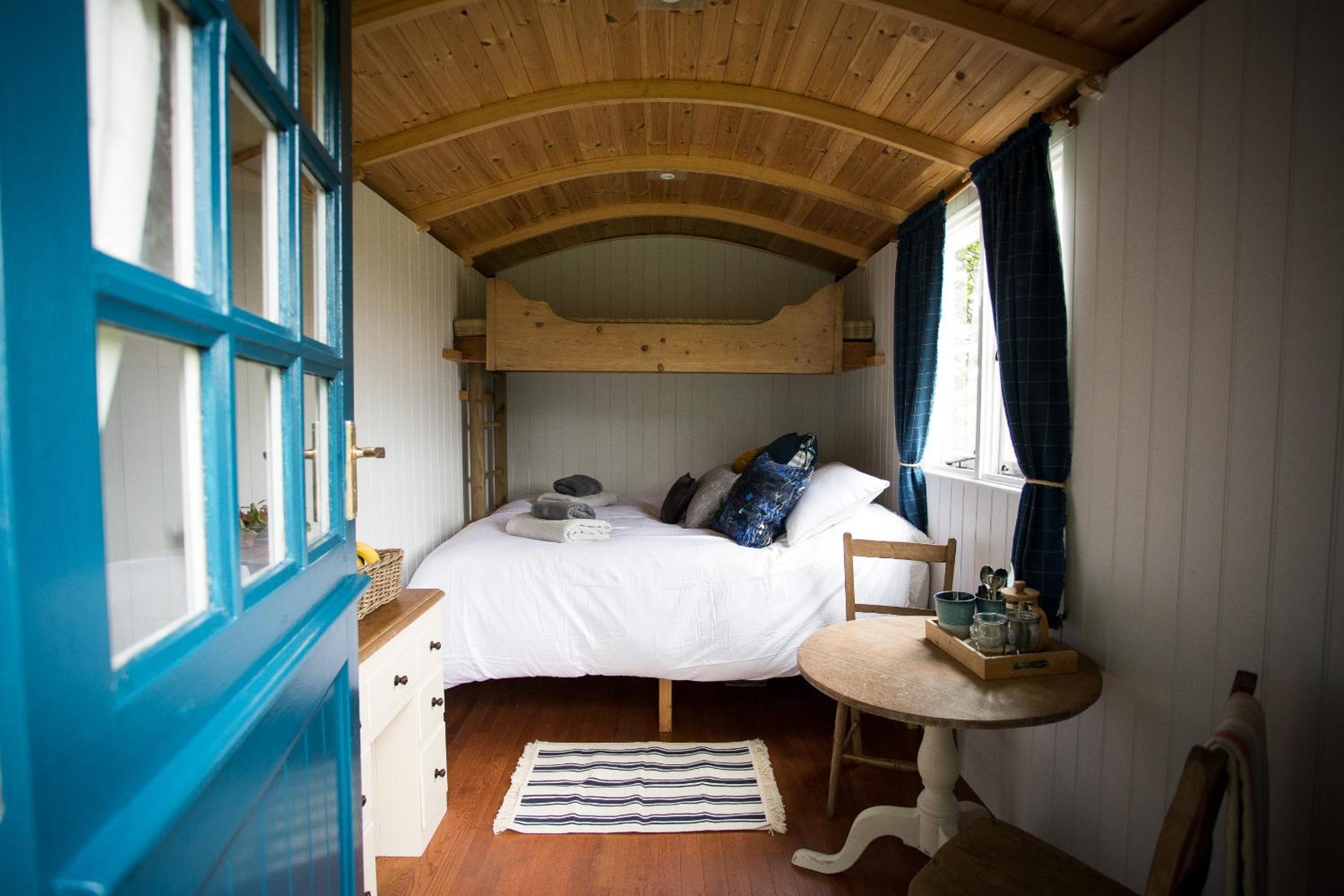 Double Room with Extra Bed - Photo 1