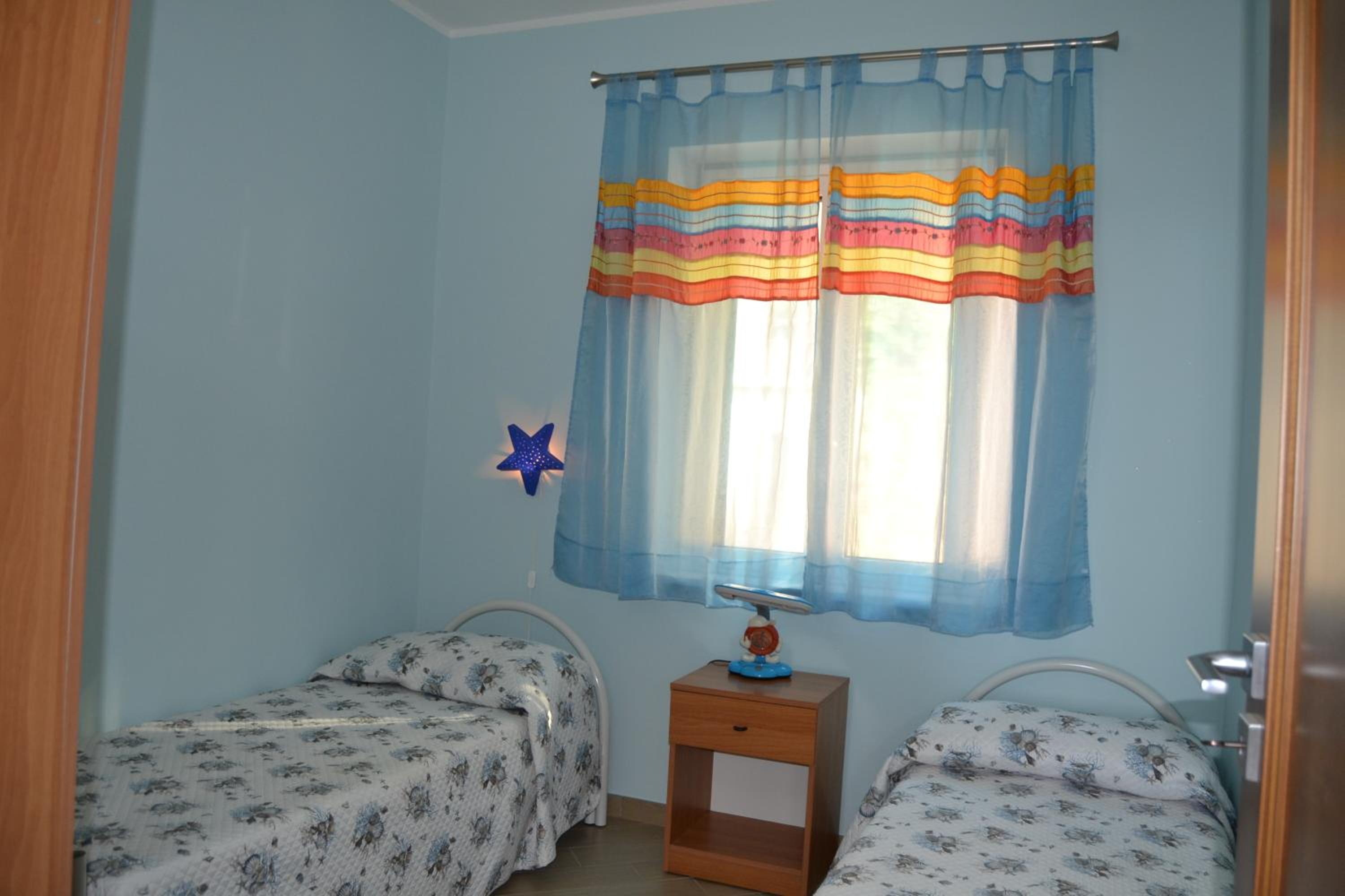 Apartment with Sea View - Photo 7