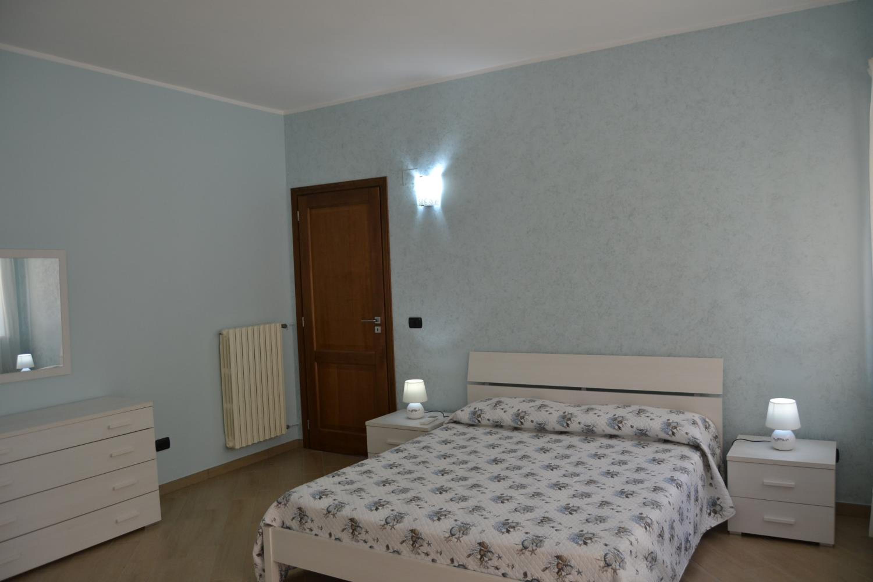 Apartment with Sea View - Photo 11