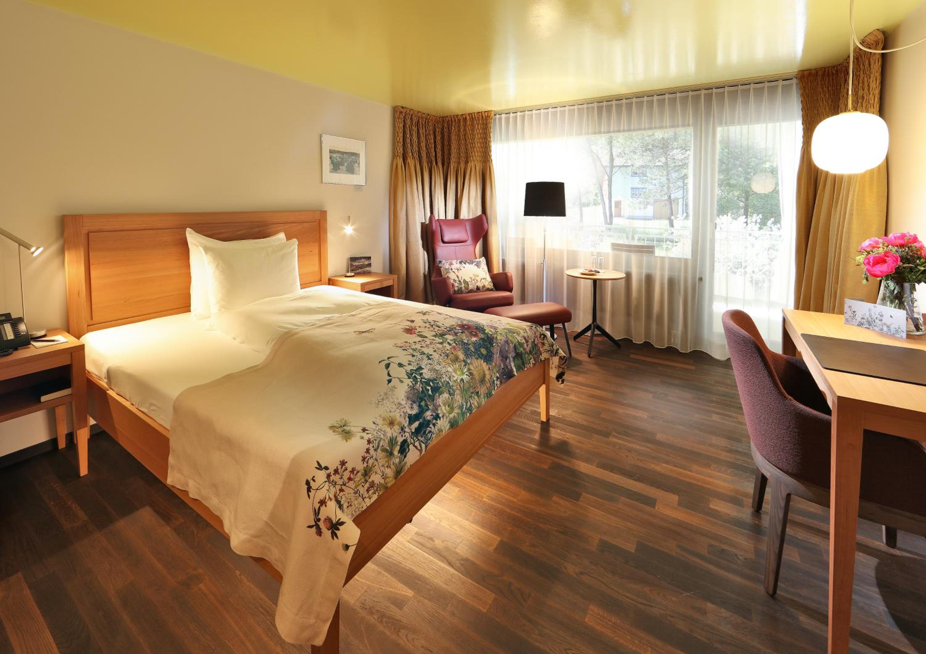 Standard Room with Balcony and South View - Photo 2