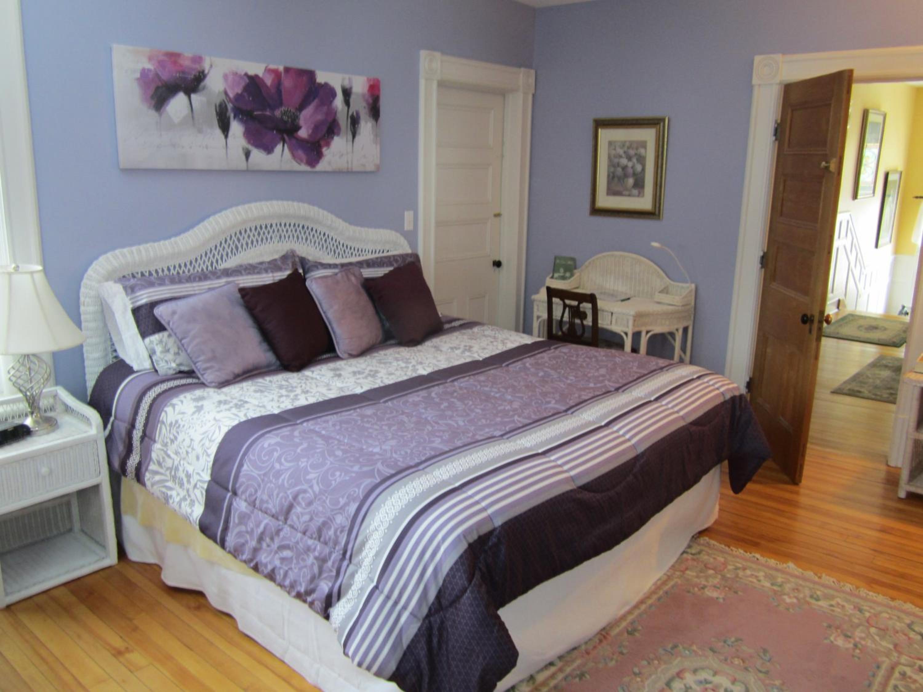 Deluxe King Room photo 1