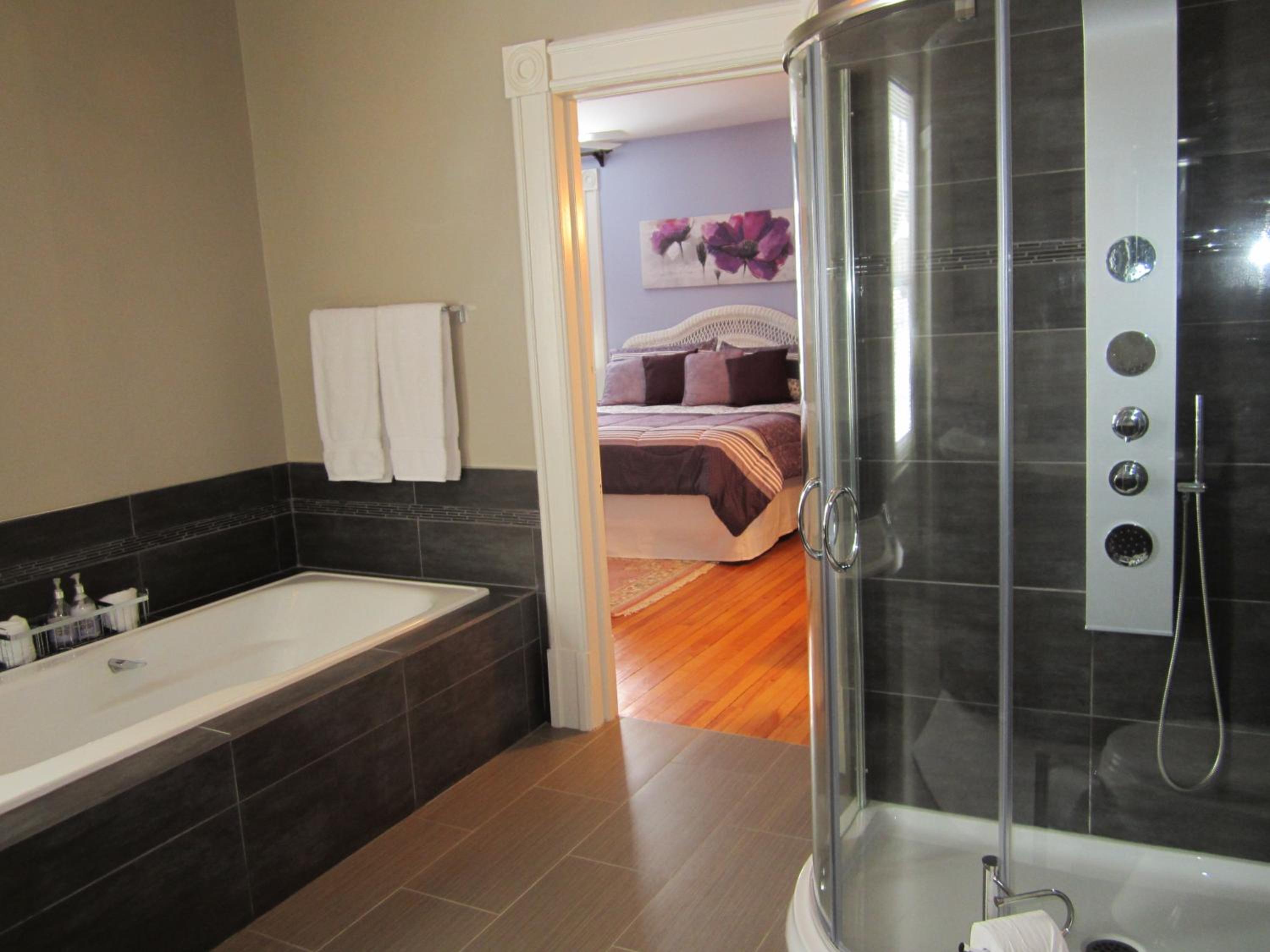 Deluxe King Room photo 3