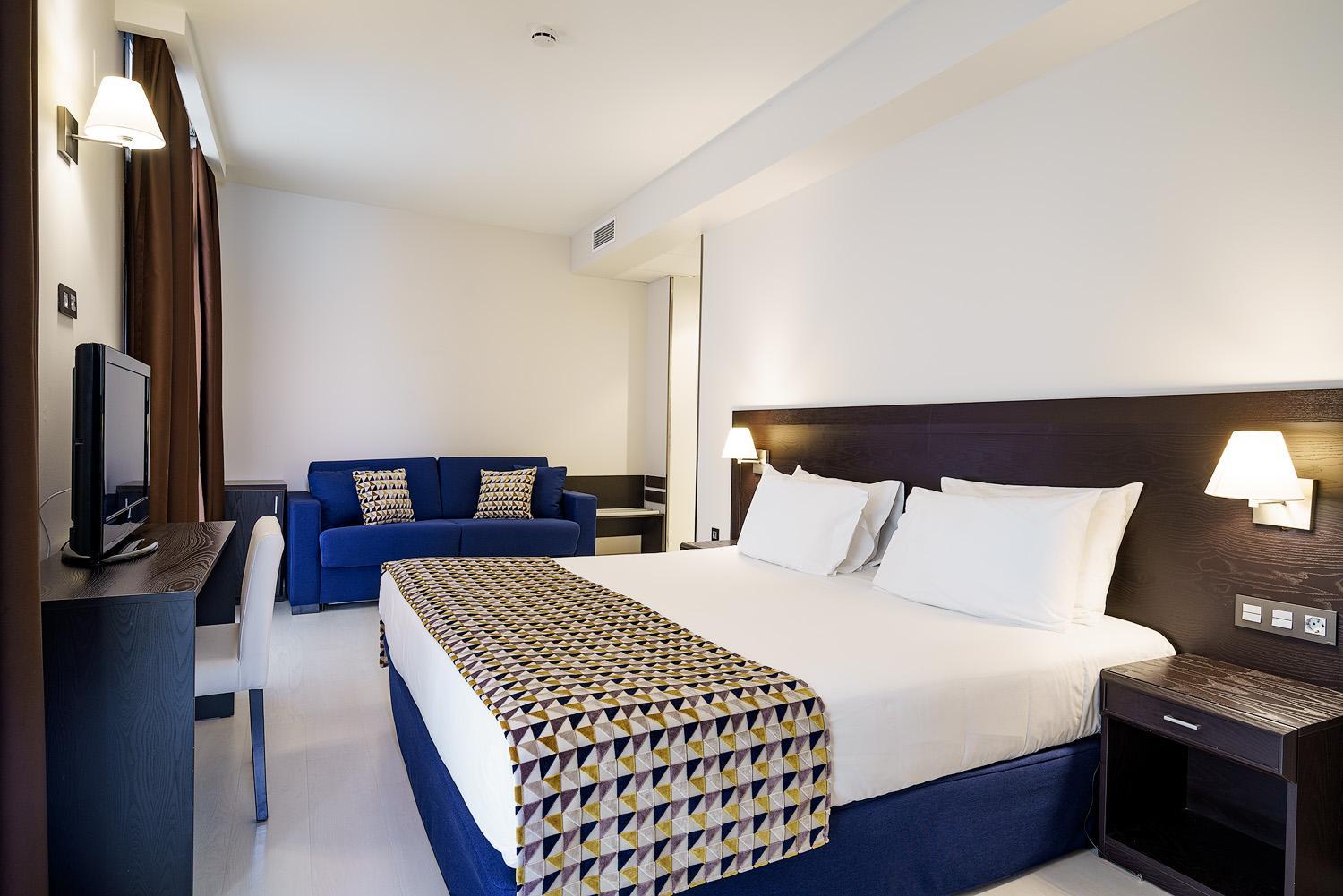 Quadruple Room - Photo 1