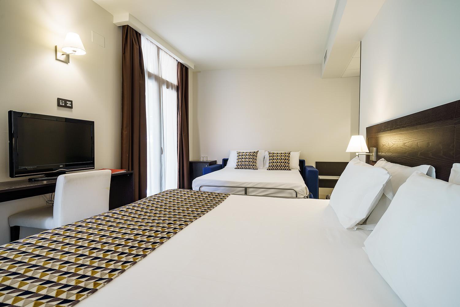 Quadruple Room - Photo 4
