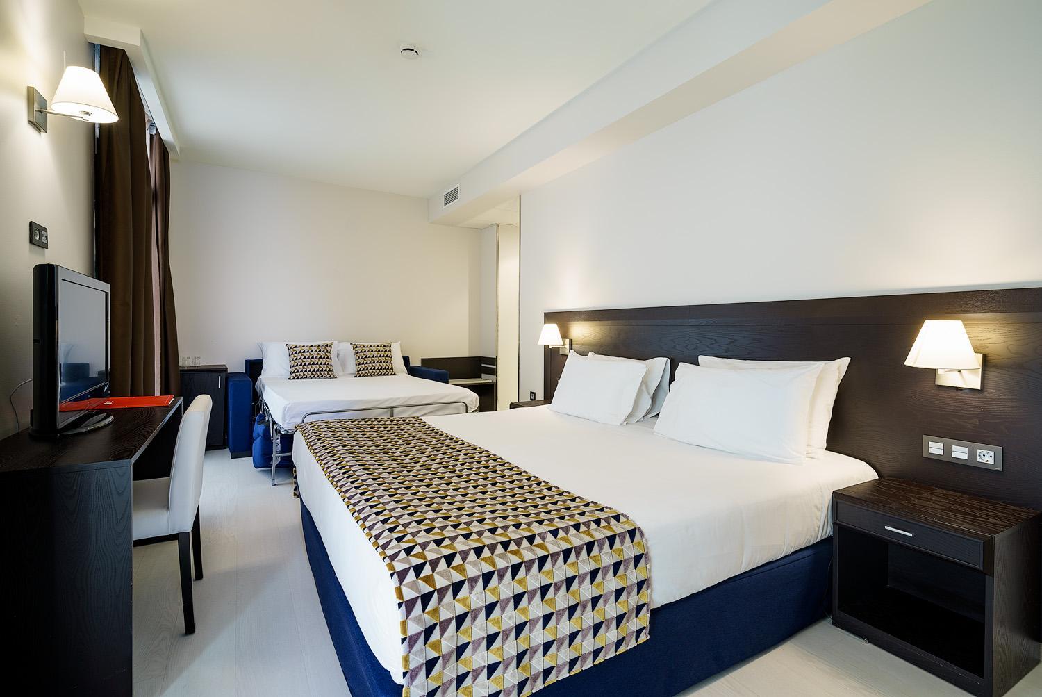 Quadruple Room - Photo 2