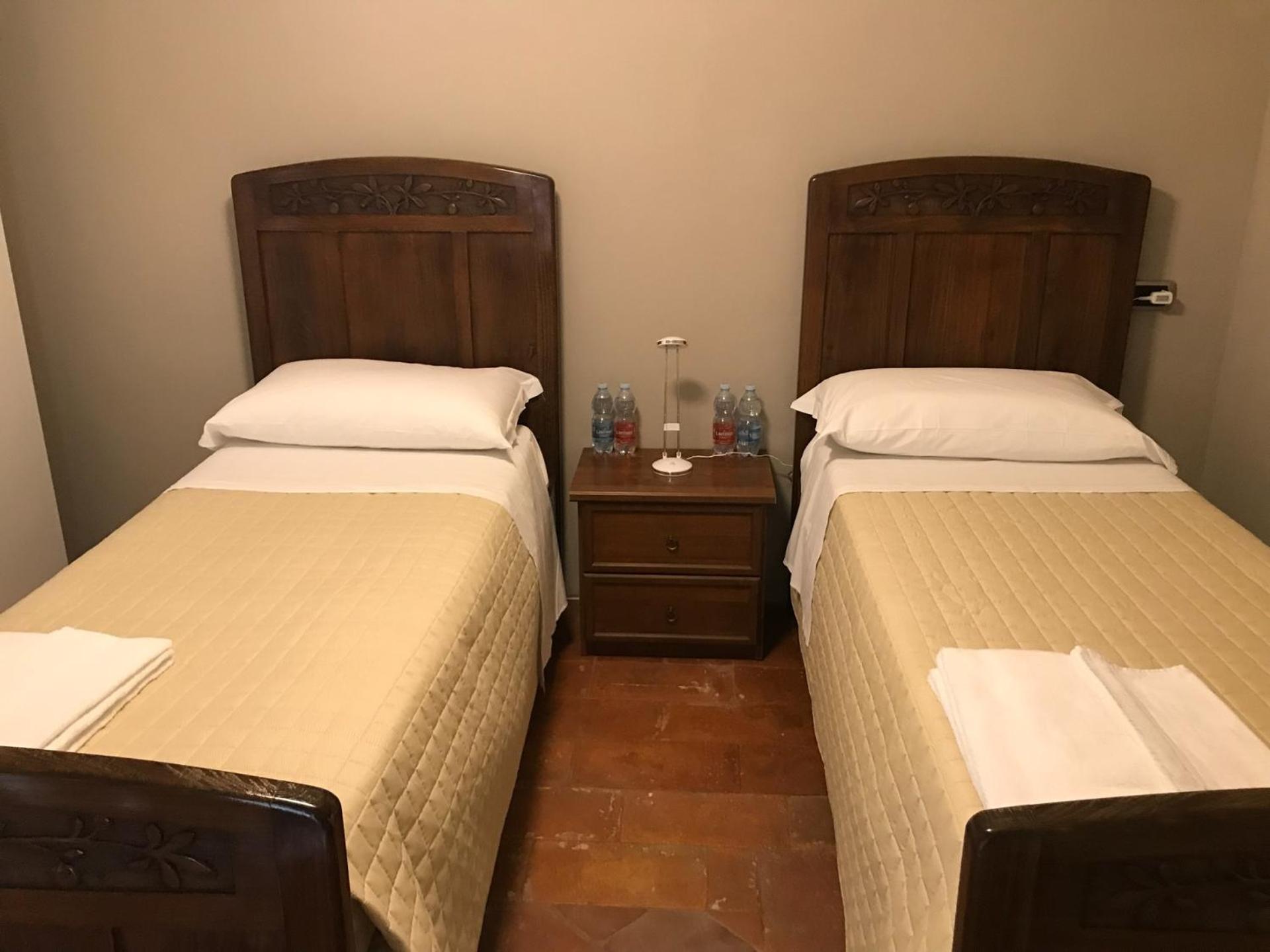 Standard Quadruple Room - Photo 9