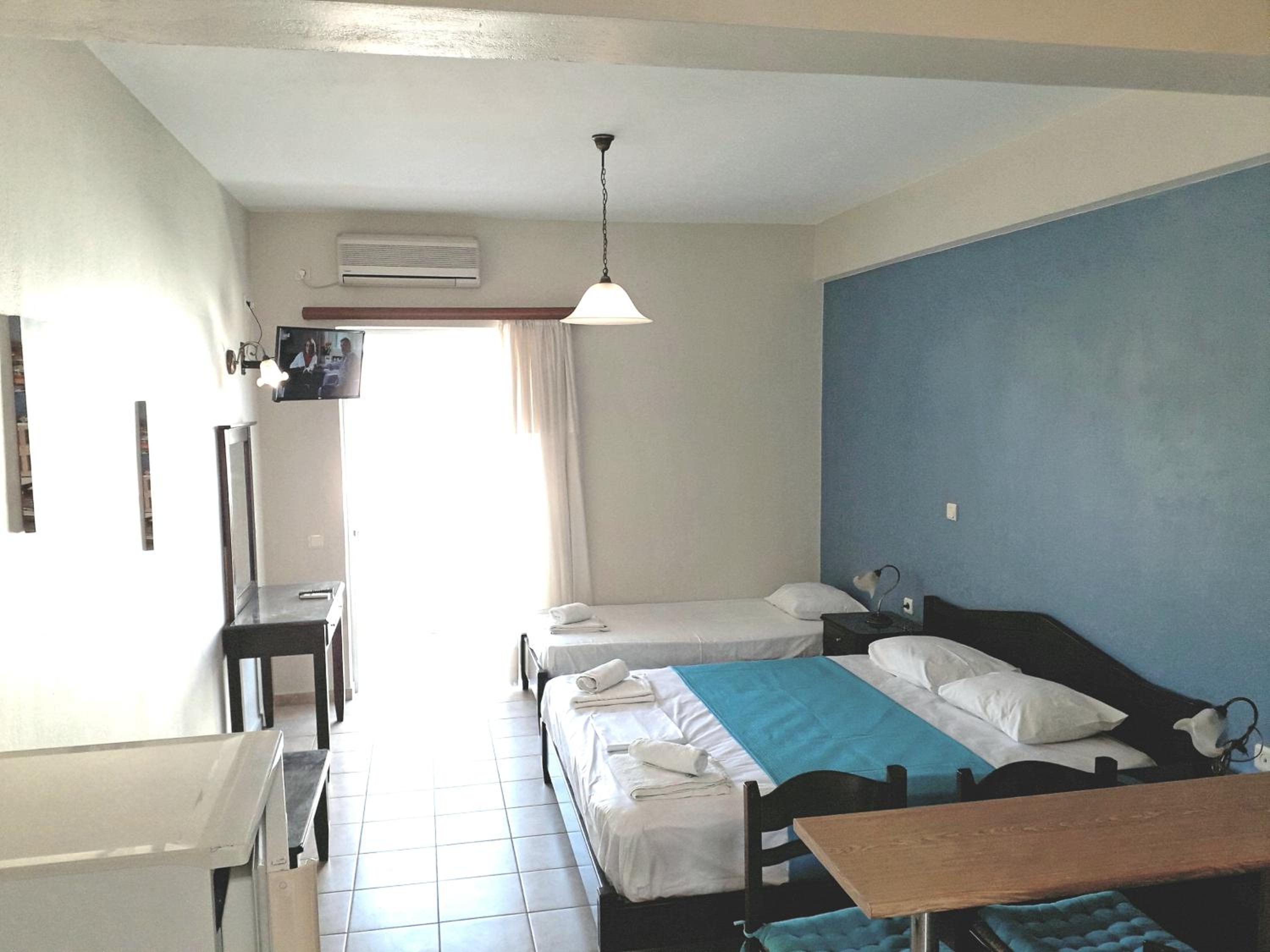 Studio (3 Adults) - Photo 2